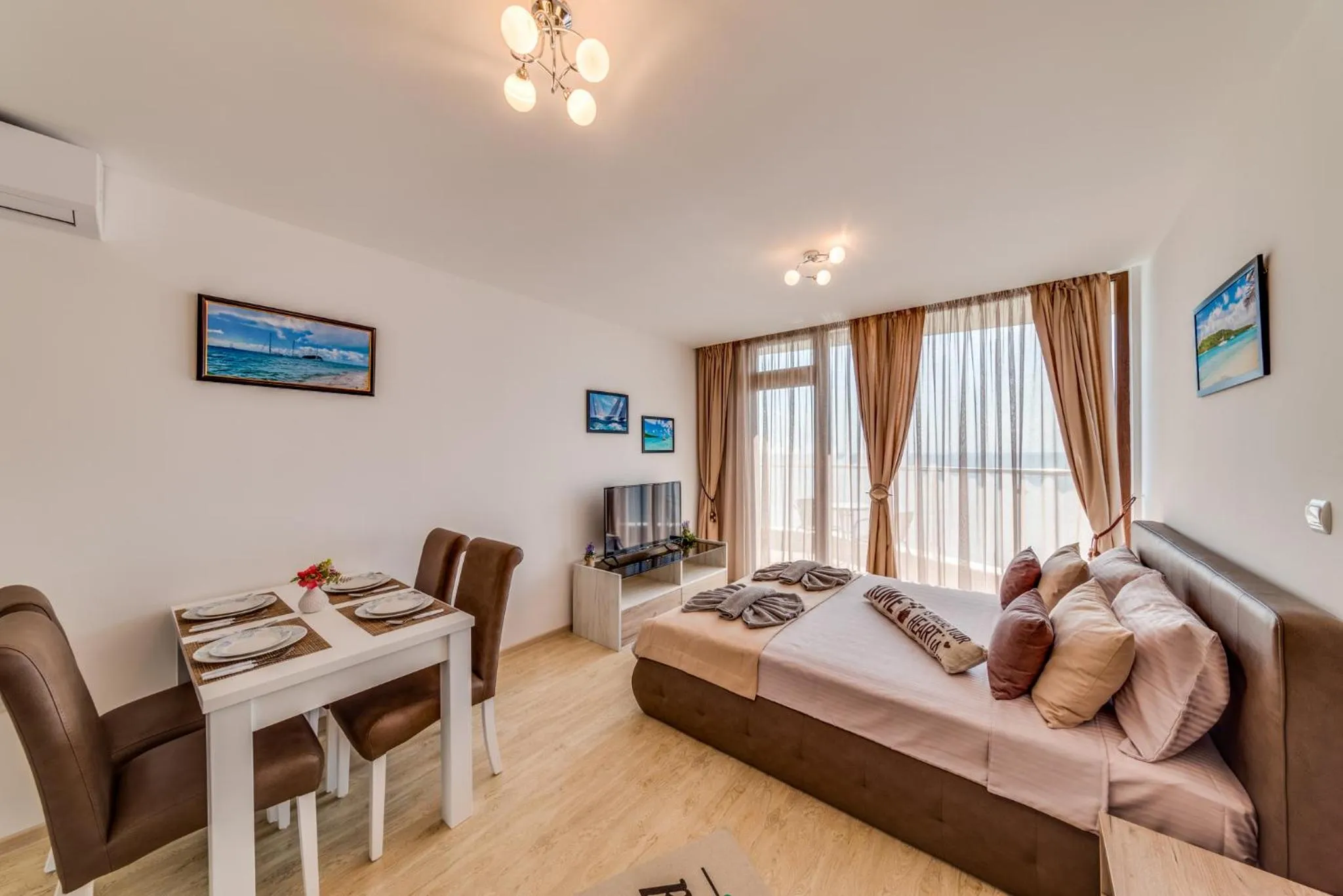 Living room in Apartcomplex Golden Bay