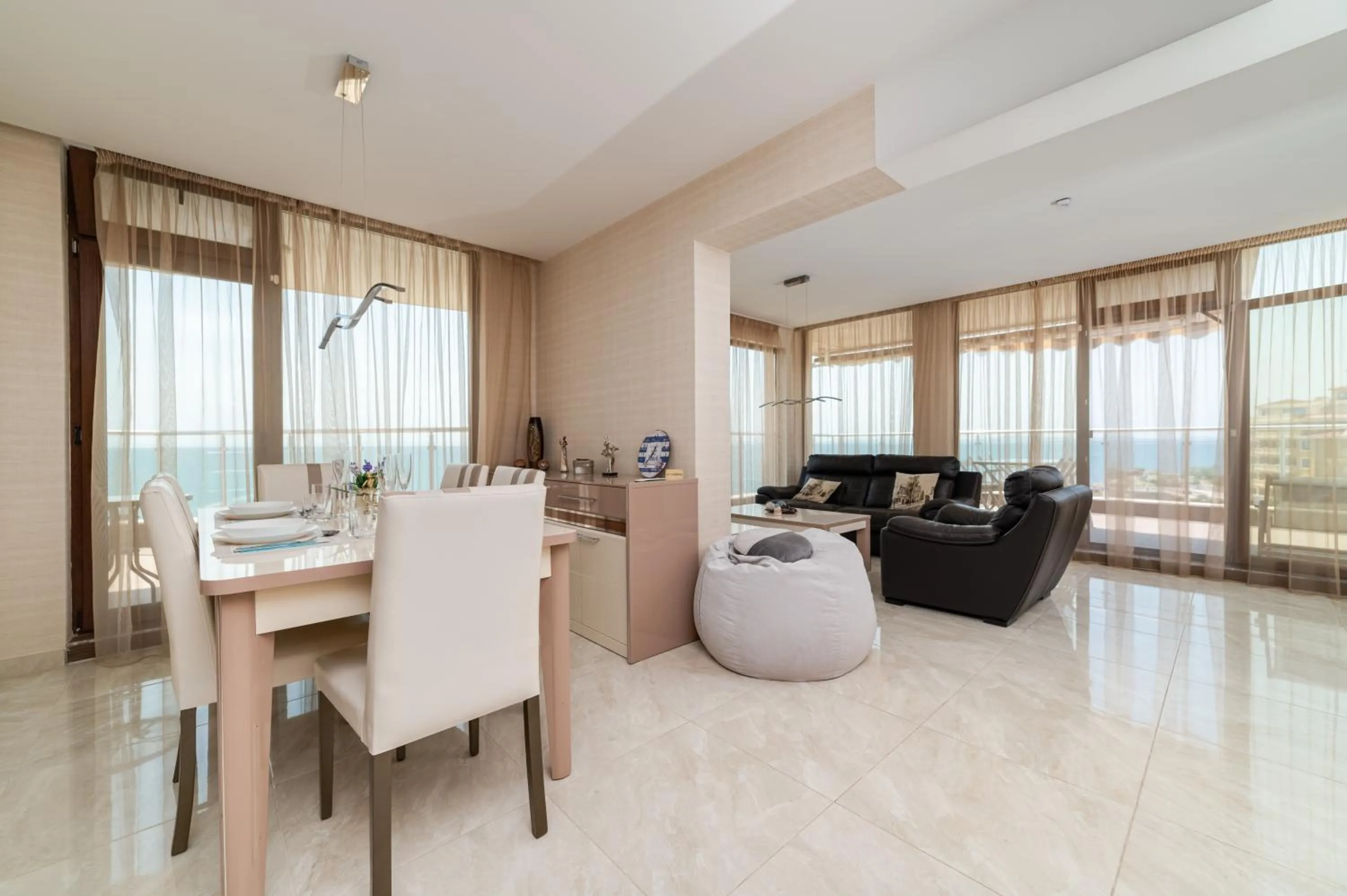 Apartcomplex Golden Bay