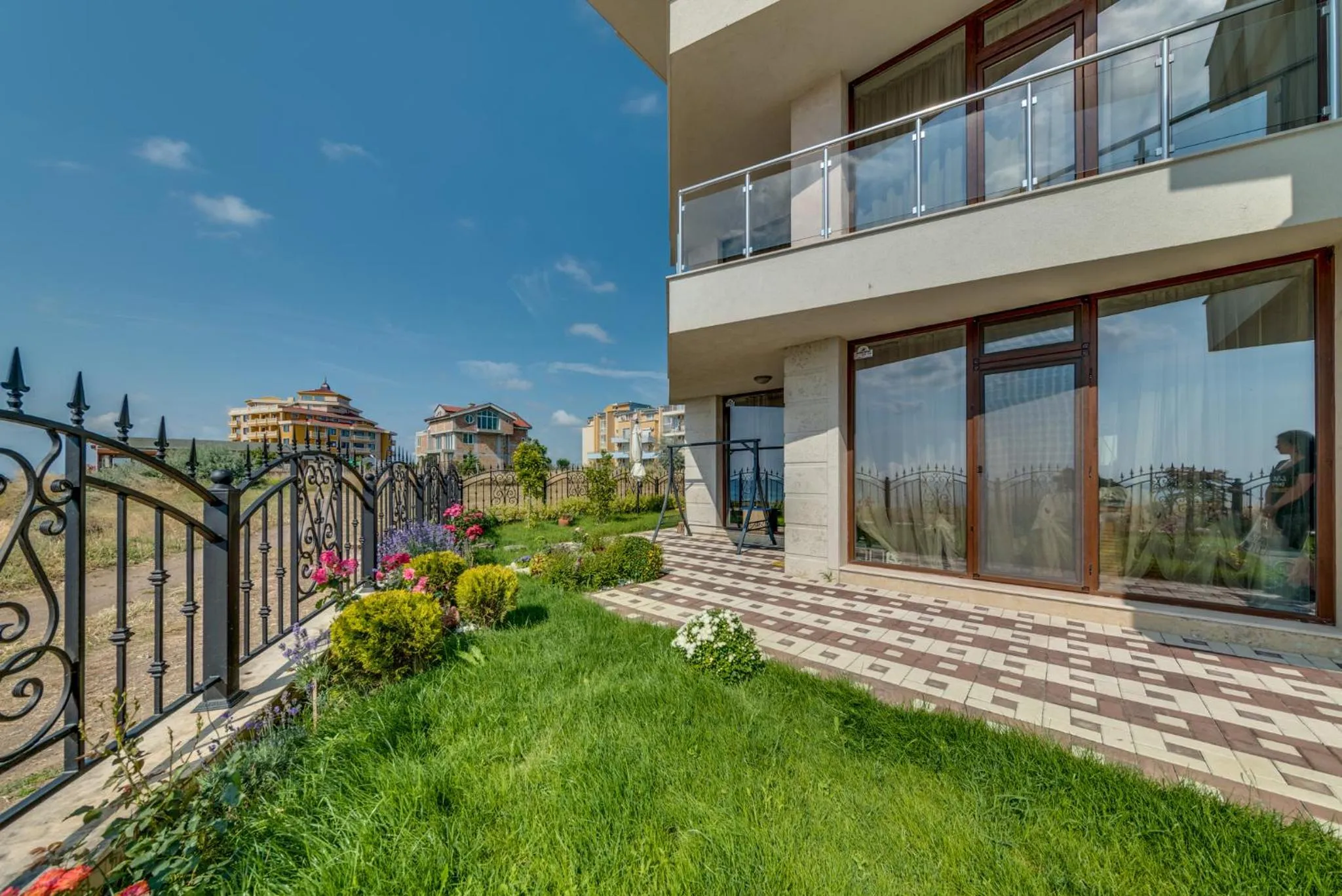 Garden in Apartcomplex Golden Bay