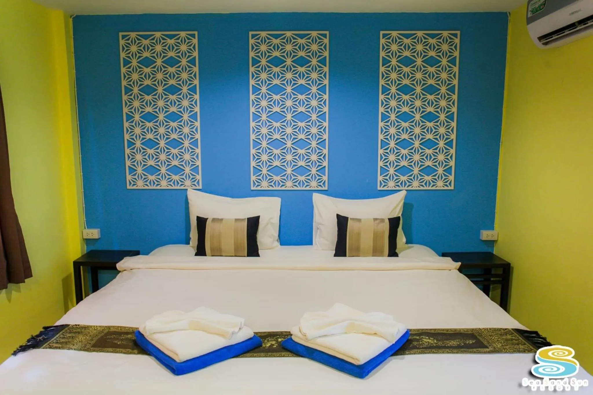 Bed in Sea Sand Sun Resort, Lanta Island