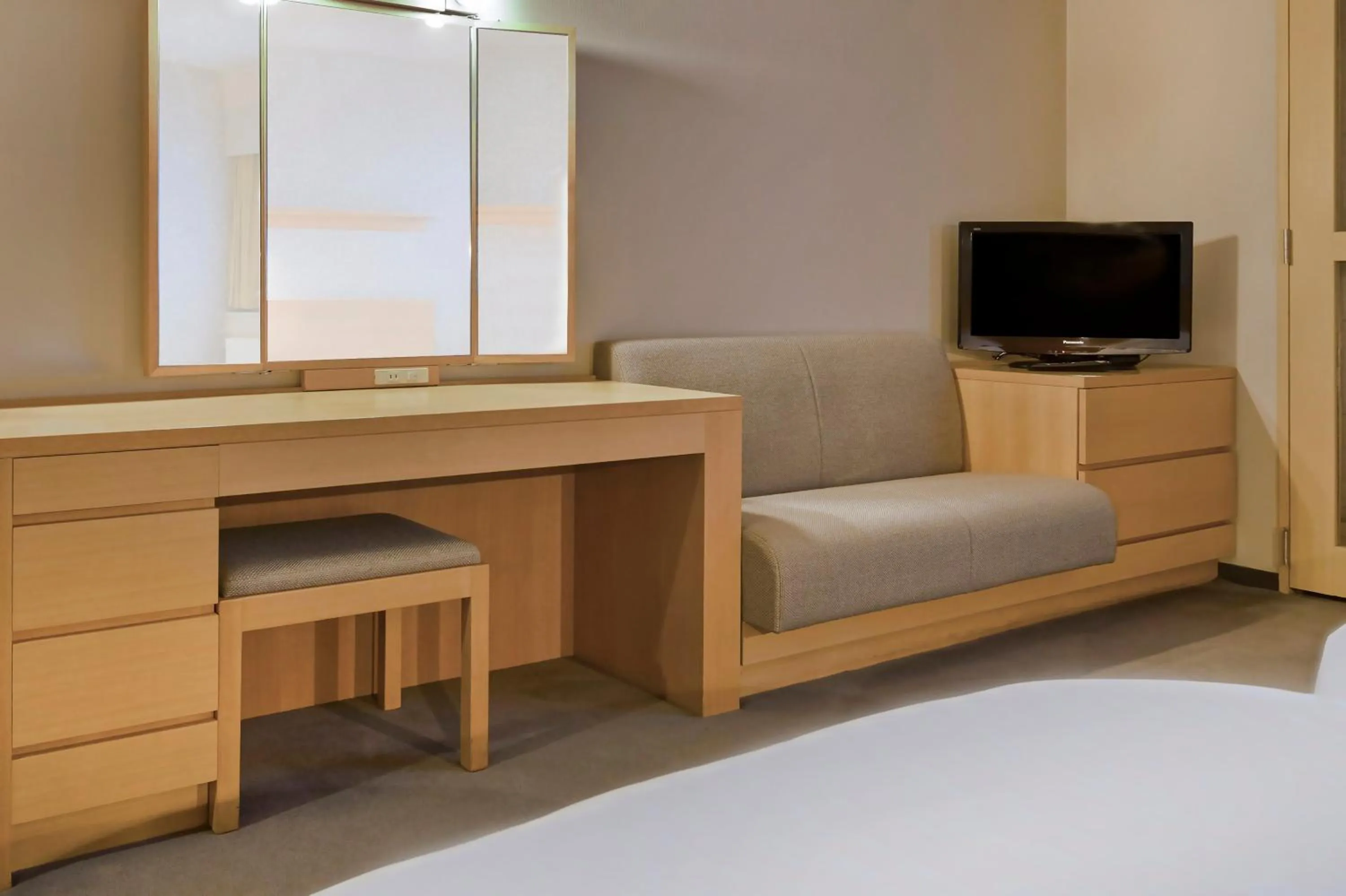 Photo of the whole room, Bed in ANA Crowne Plaza Resort Appi Kogen by IHG