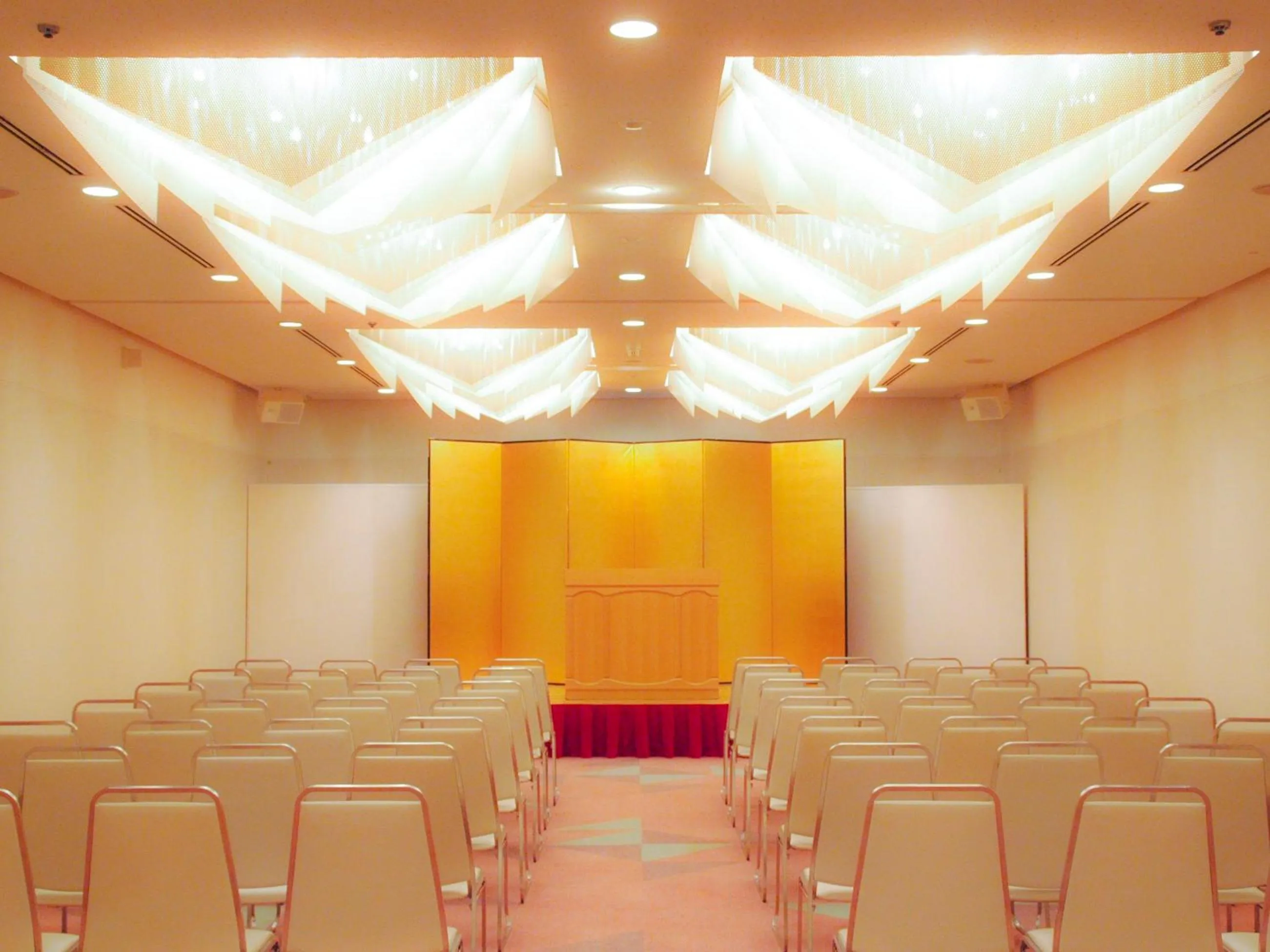 Meeting/conference room in ANA Crowne Plaza Resort Appi Kogen by IHG