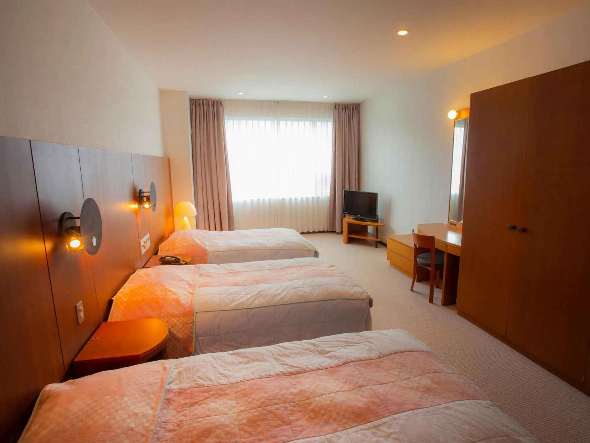 Photo of the whole room, Bed in ANA Crowne Plaza Resort Appi Kogen by IHG