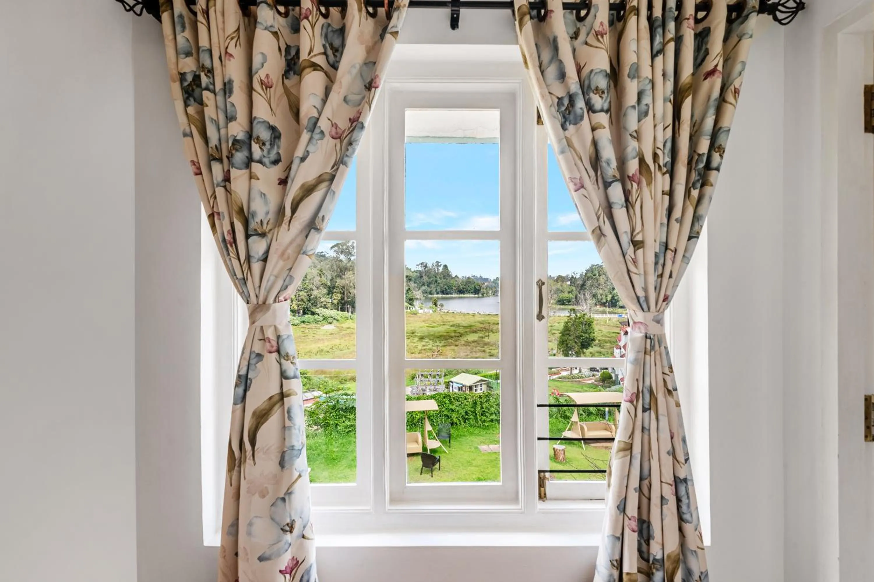 Day in Sterling Kodai Lake