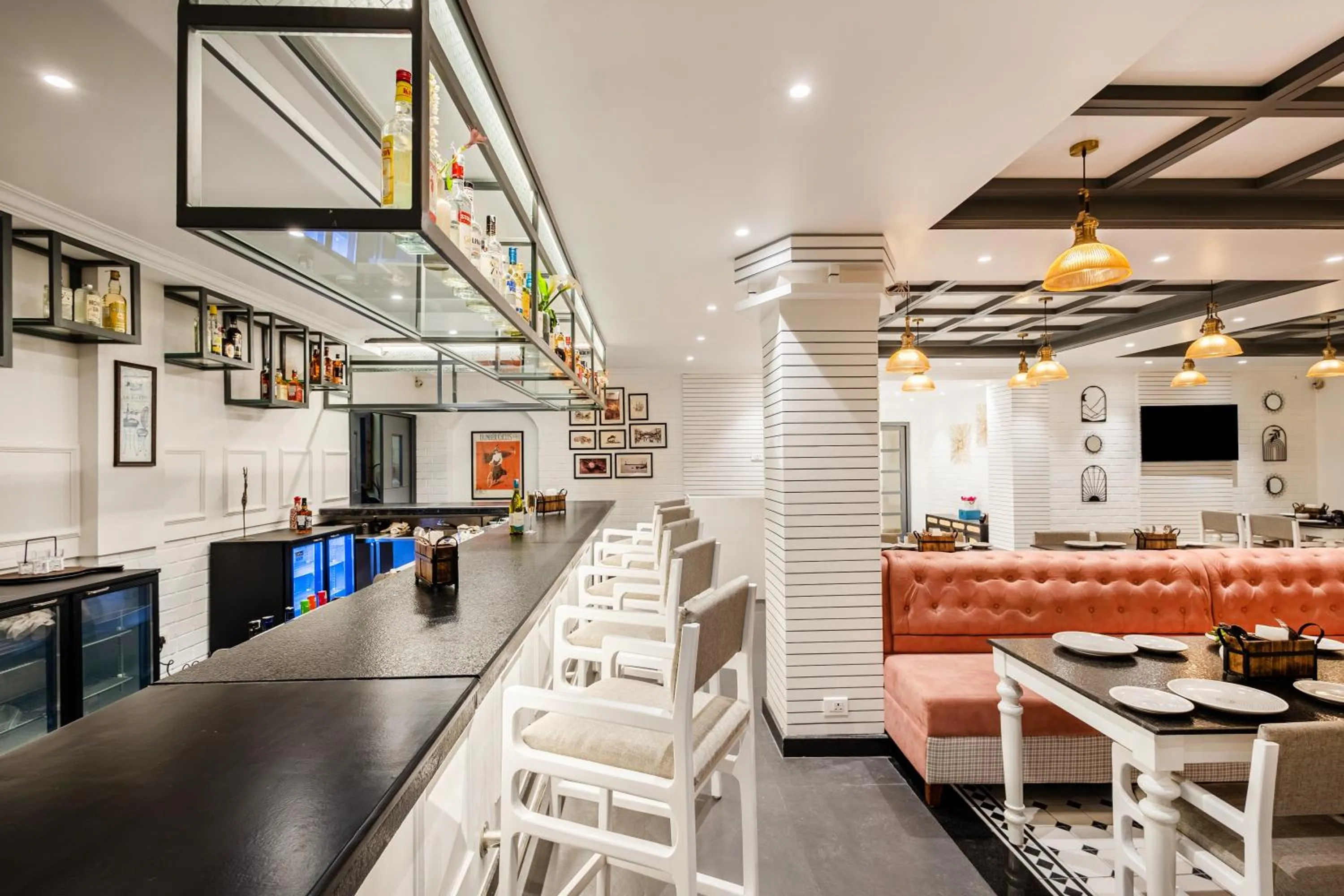 Lounge or bar in Sterling Kodai Lake