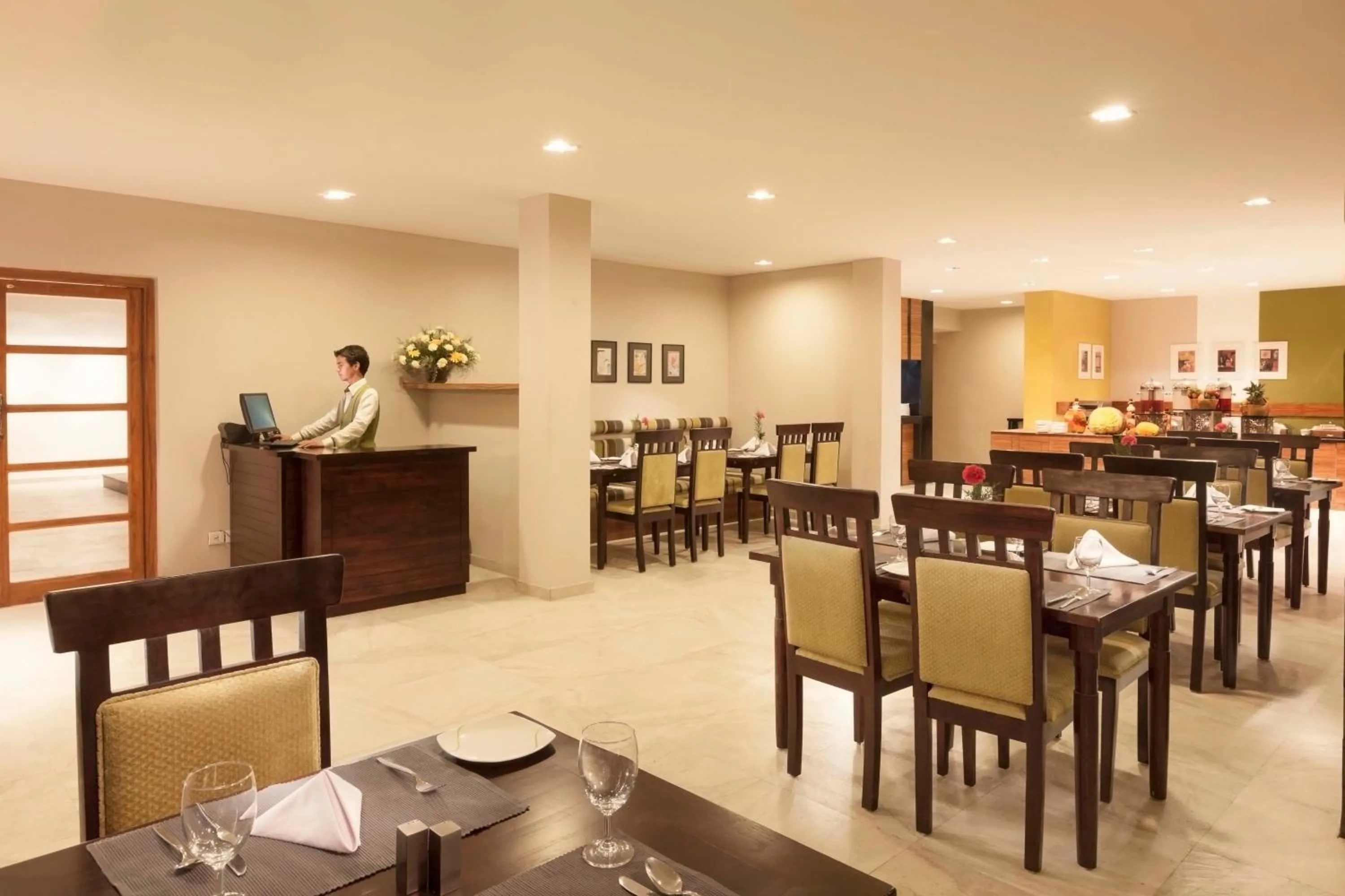 Restaurant/places to eat in Sterling Kodai Lake