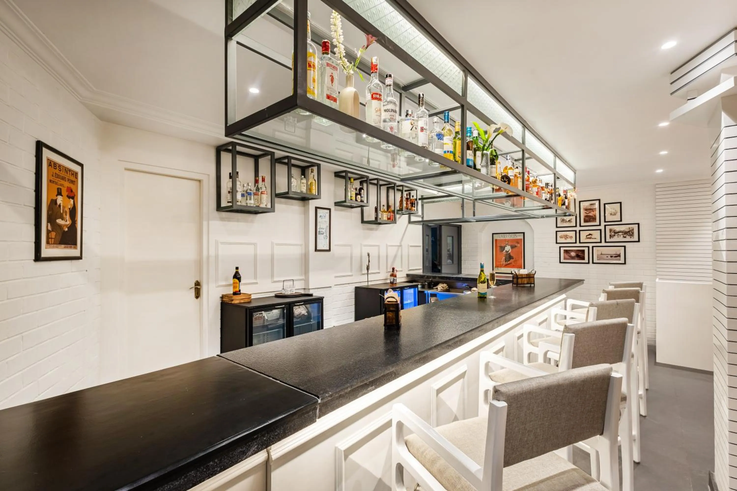 Lounge or bar in Sterling Kodai Lake