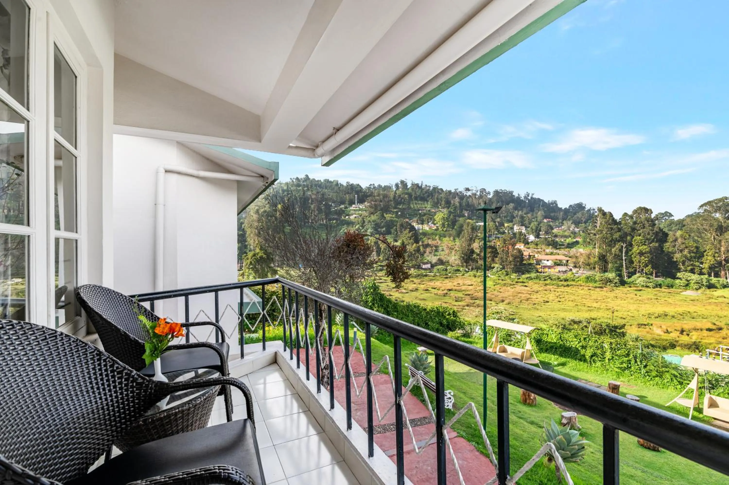 Day in Sterling Kodai Lake