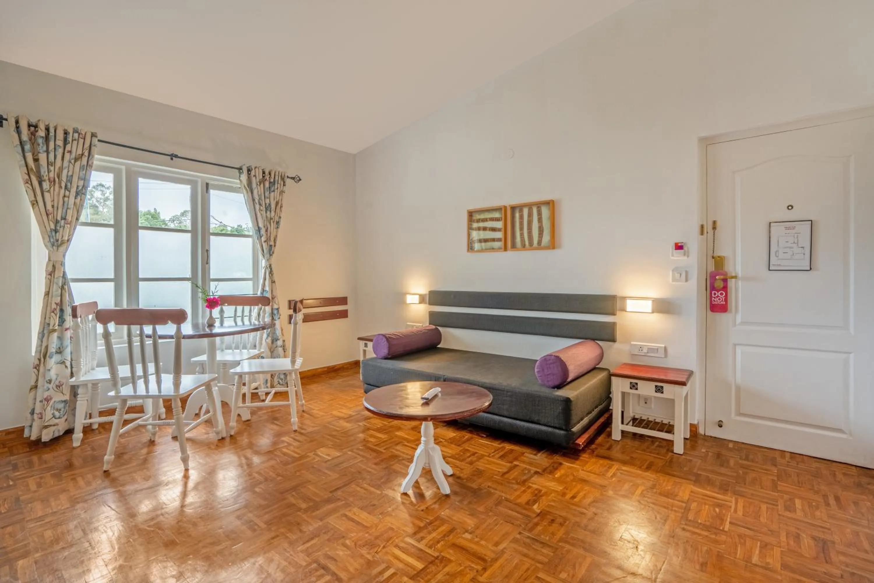 Living room in Sterling Kodai Lake