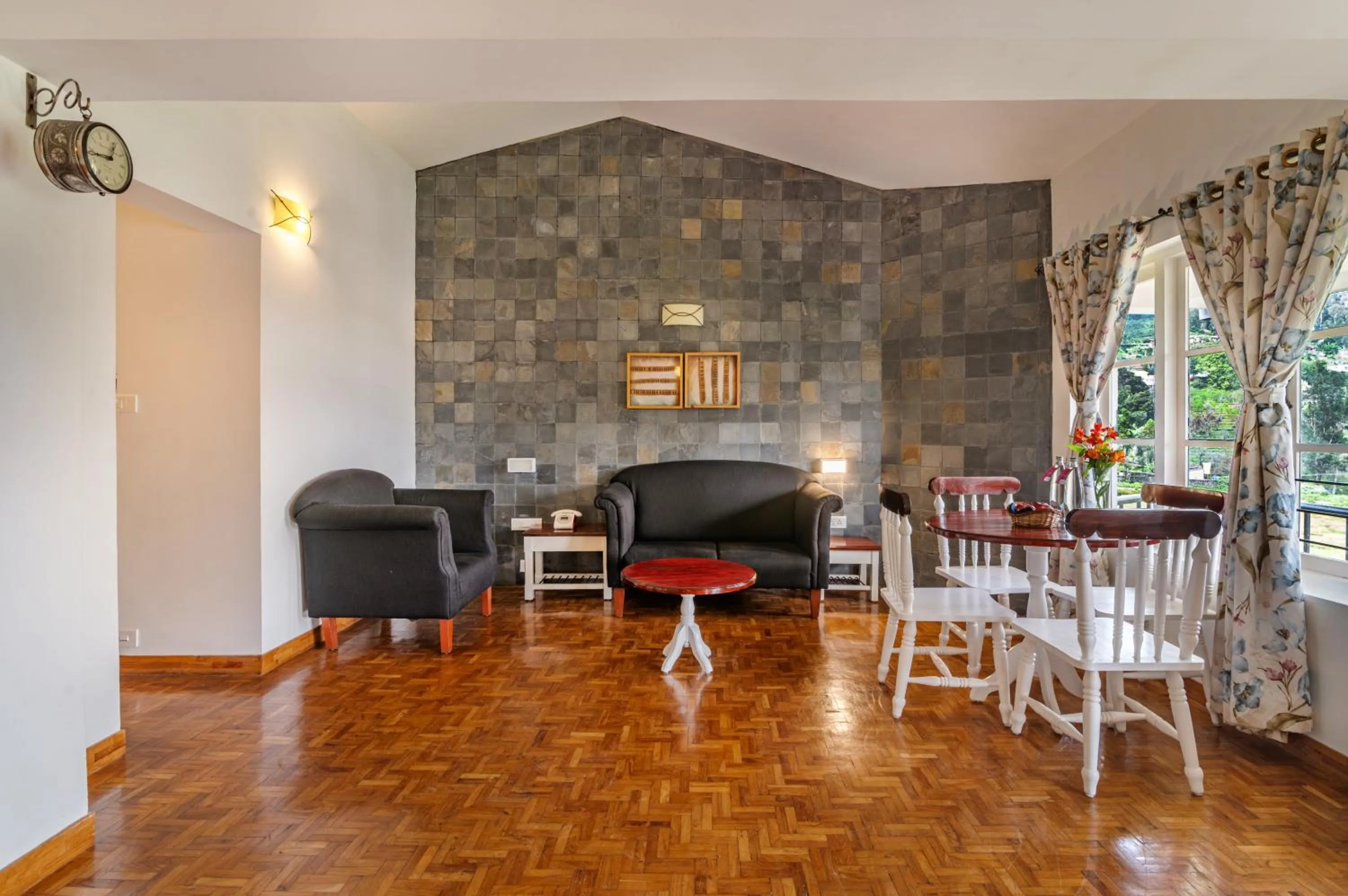 Living room in Sterling Kodai Lake