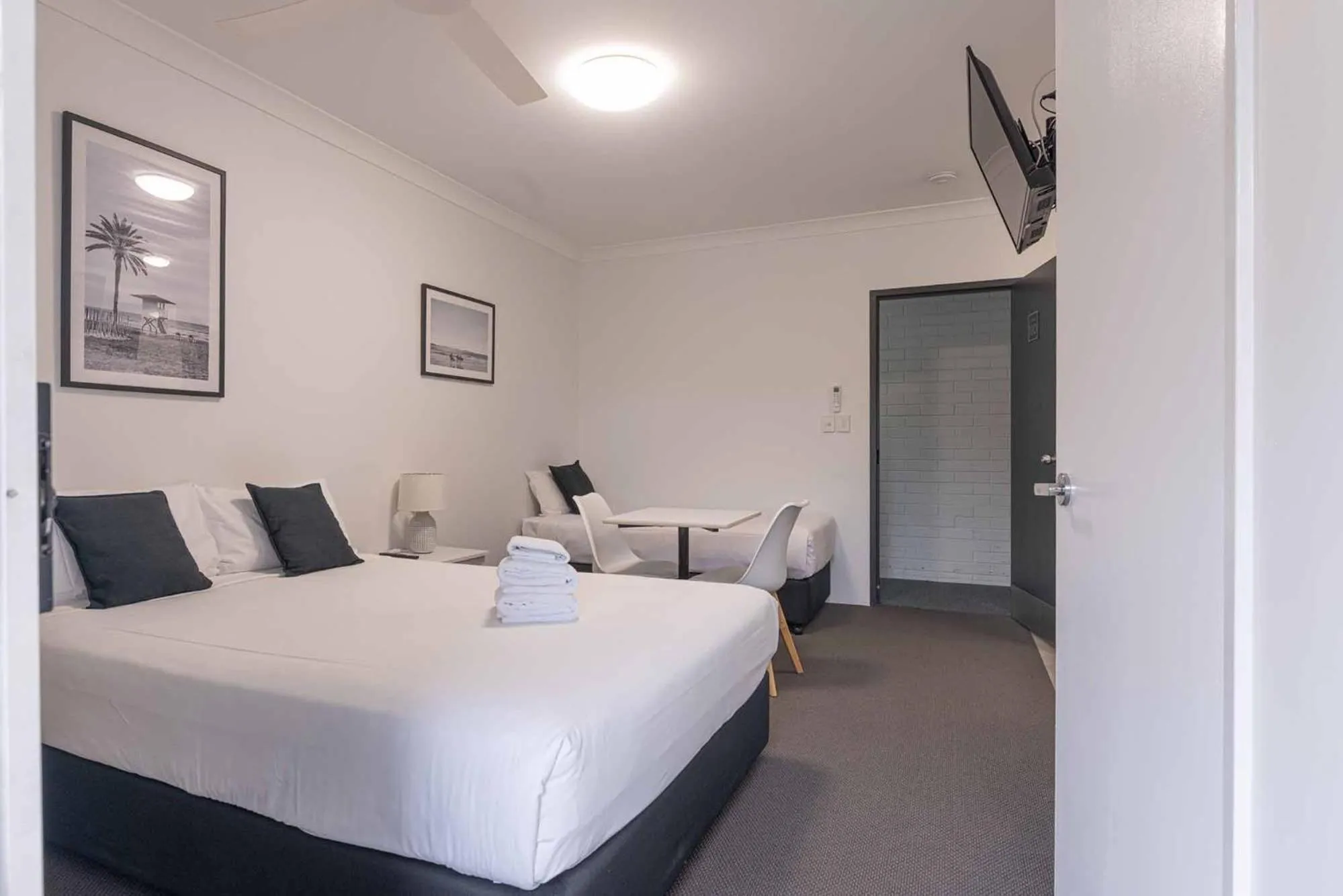 Photo of the whole room, Bed in Herston Place Motel