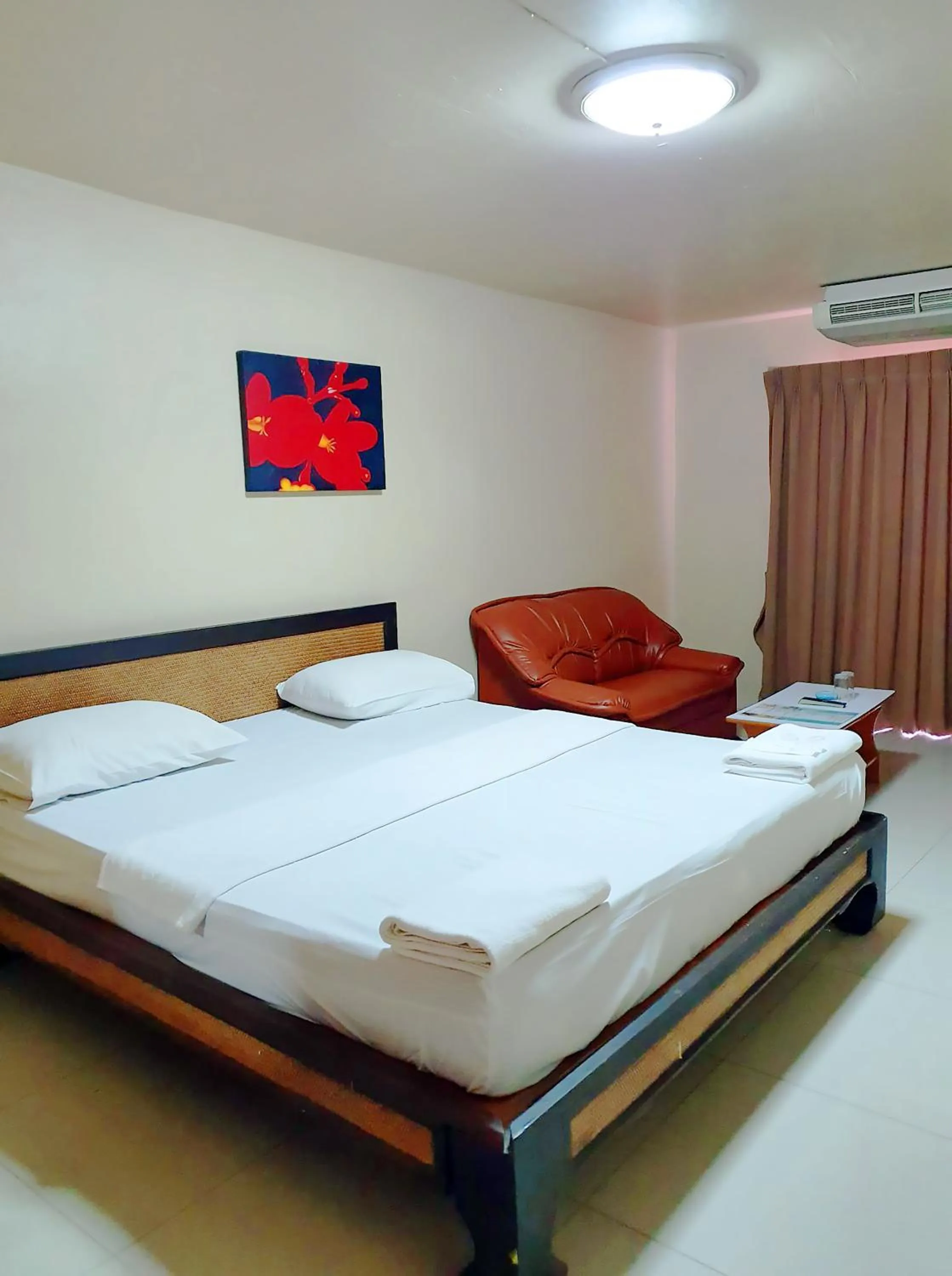 Bed in The Montana Lodge-Sathorn
