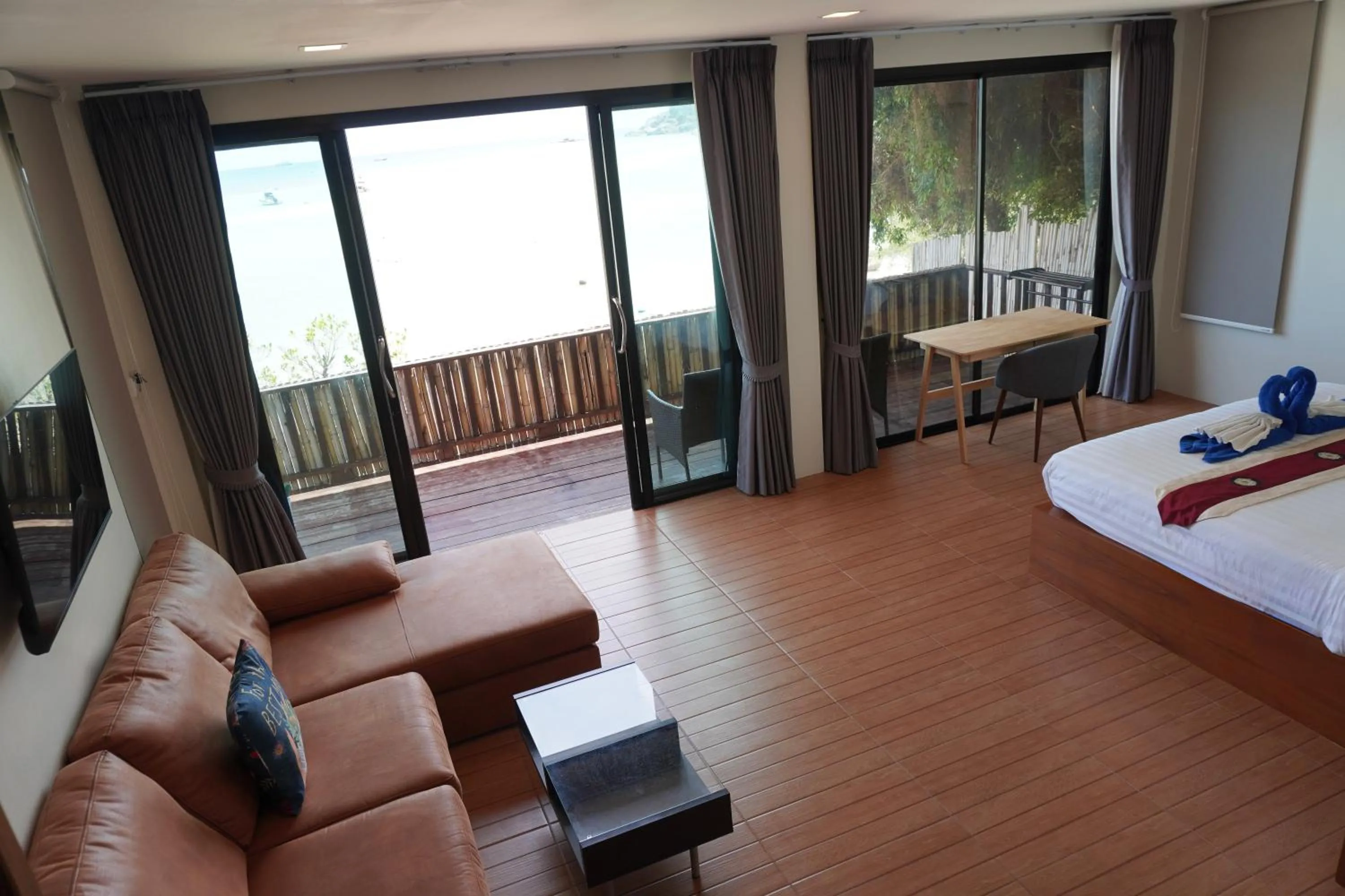 Bed in JP Resort Koh Tao