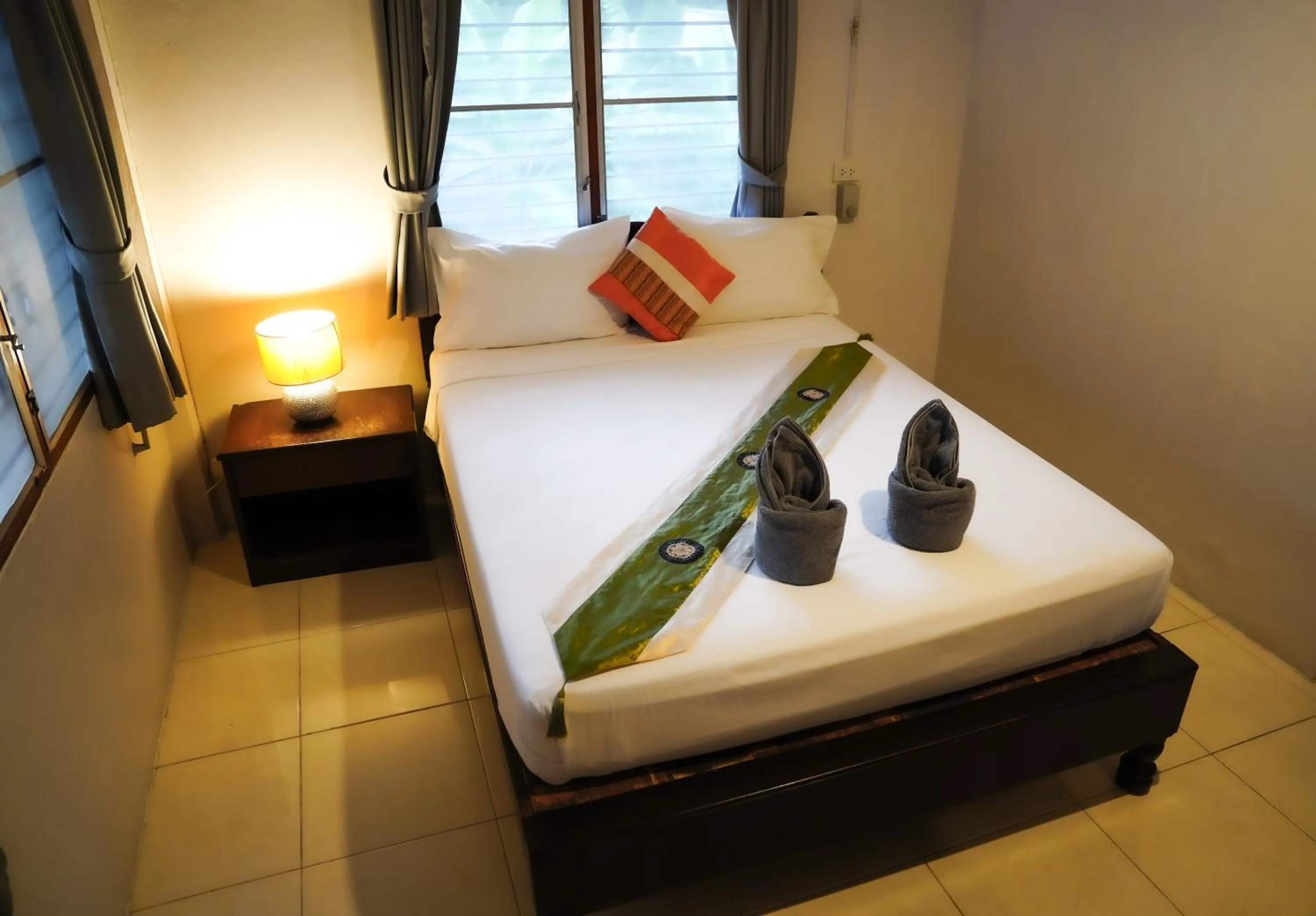 Bedroom, Bed in JP Resort Koh Tao