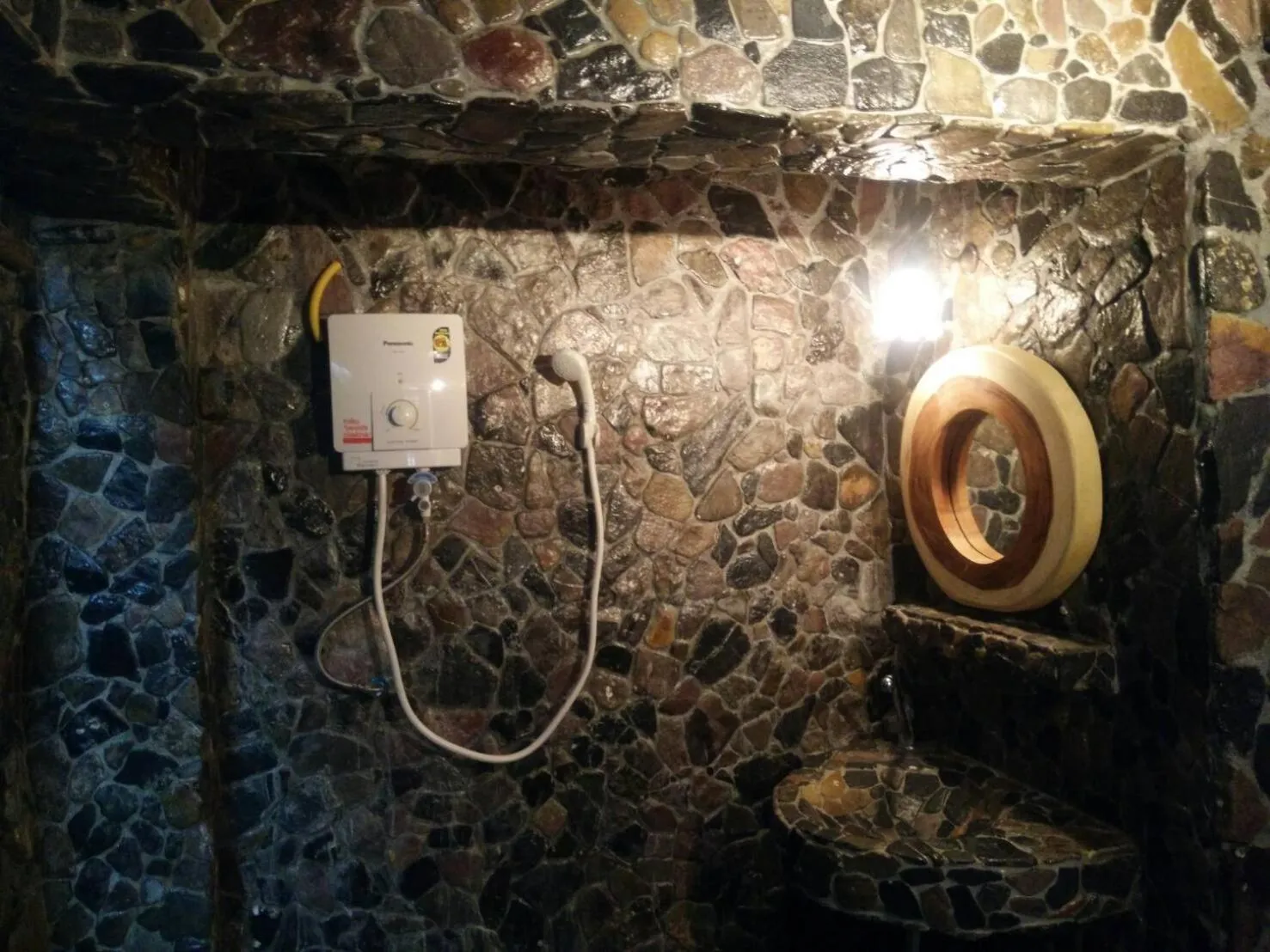 Shower in Needa Rock Resort