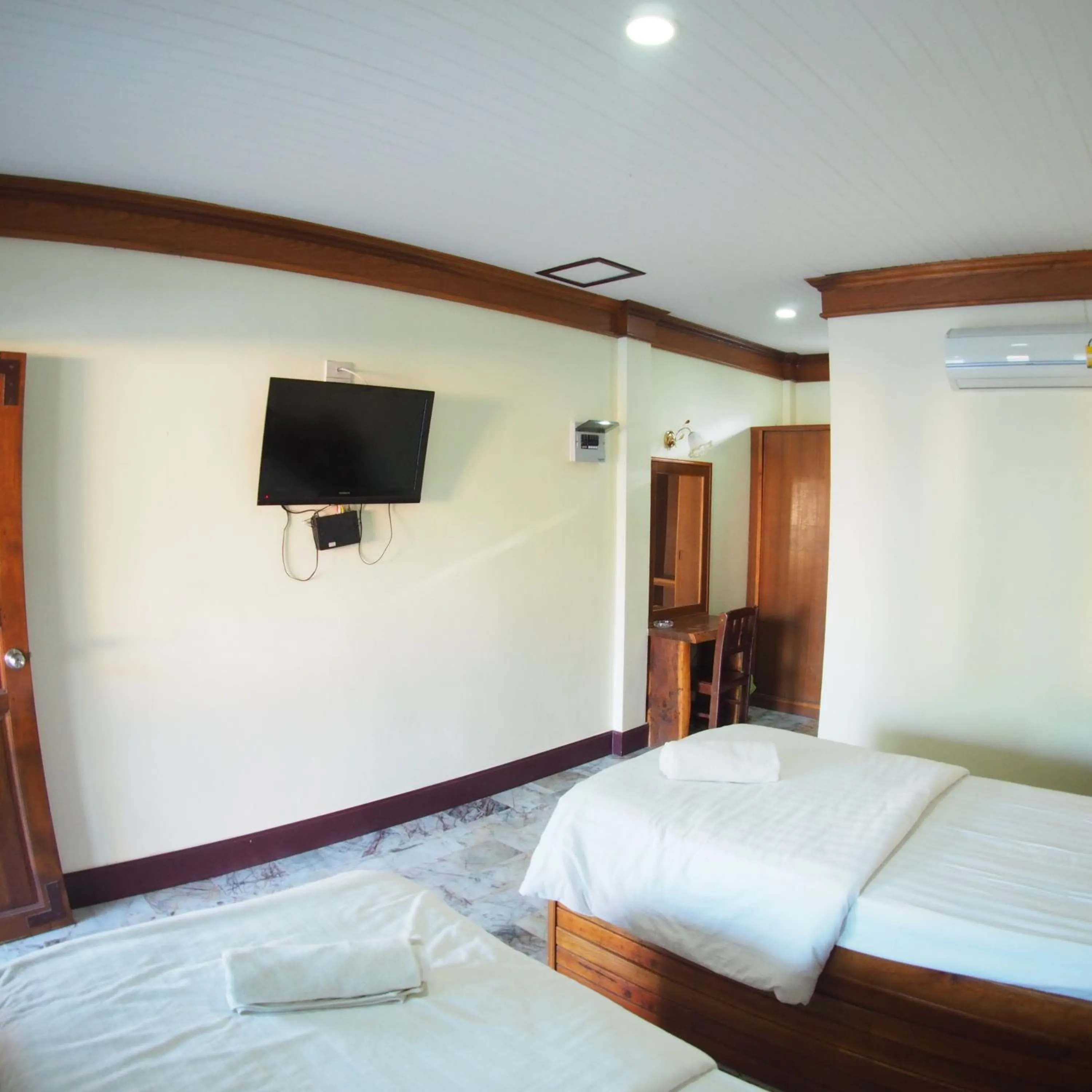 Bed in Needa Rock Resort