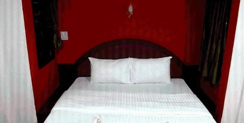 Bed in Needa Rock Resort