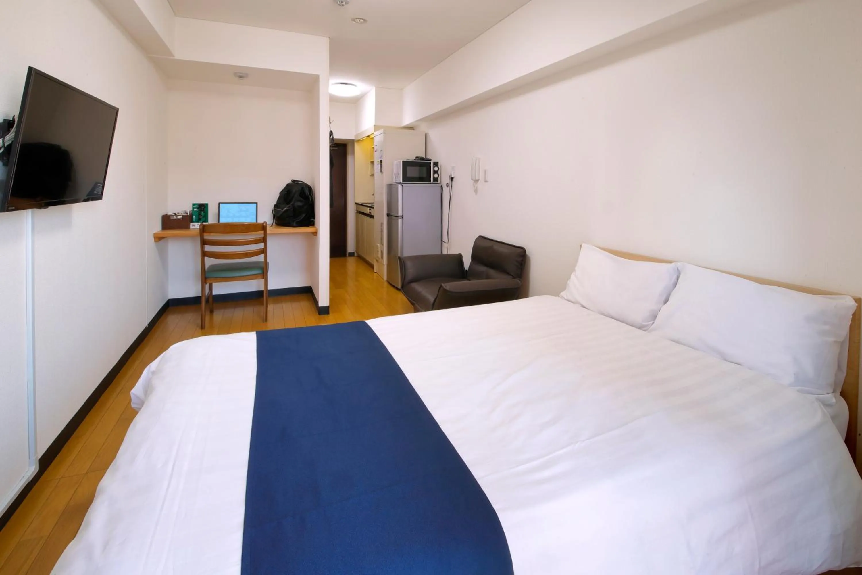 Photo of the whole room, Bed in HOTEL Nishikawaguchi Weekly