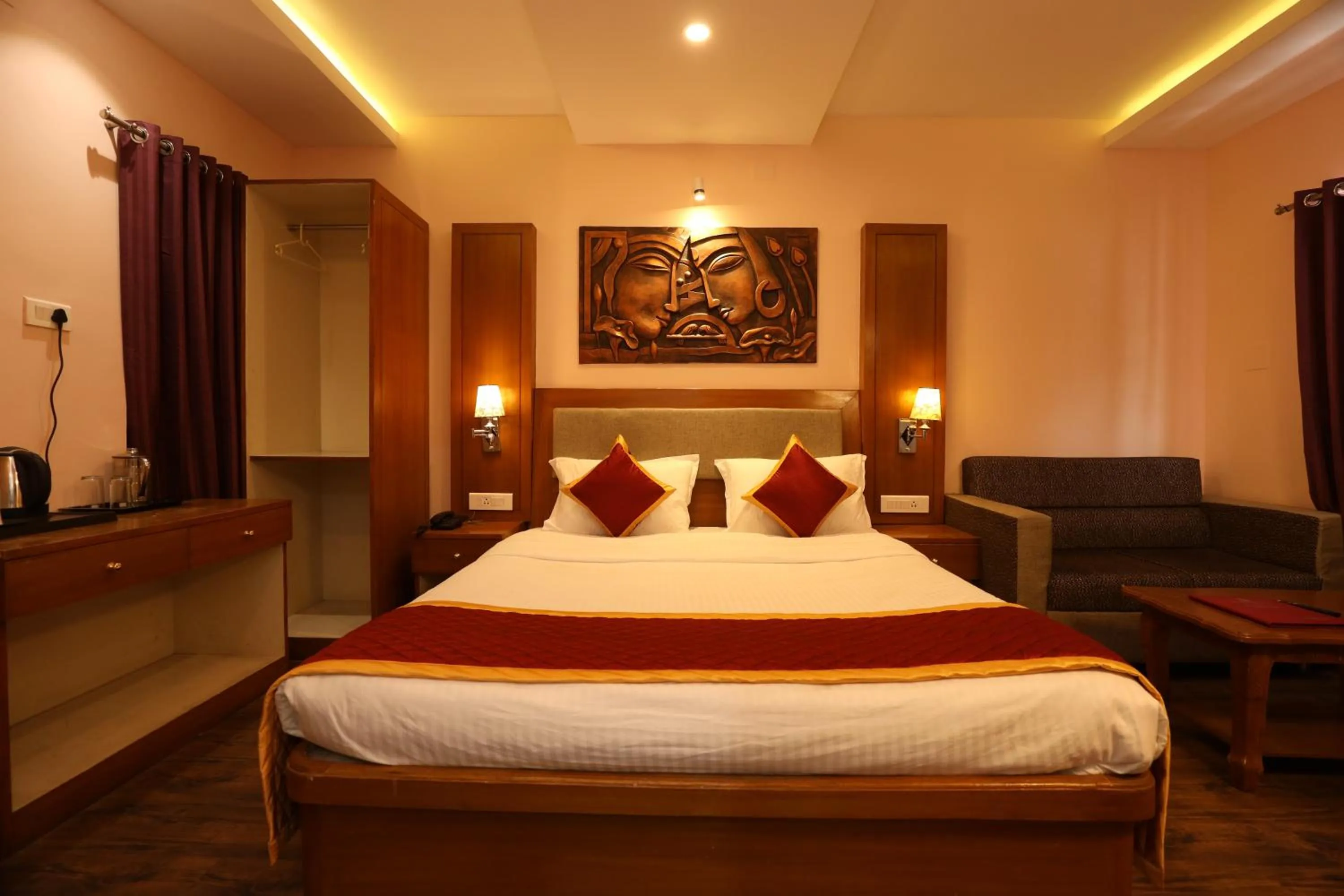 Bed in Hotel Silver Oak