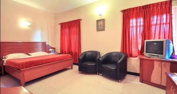 Bed in Hotel Silver Oak