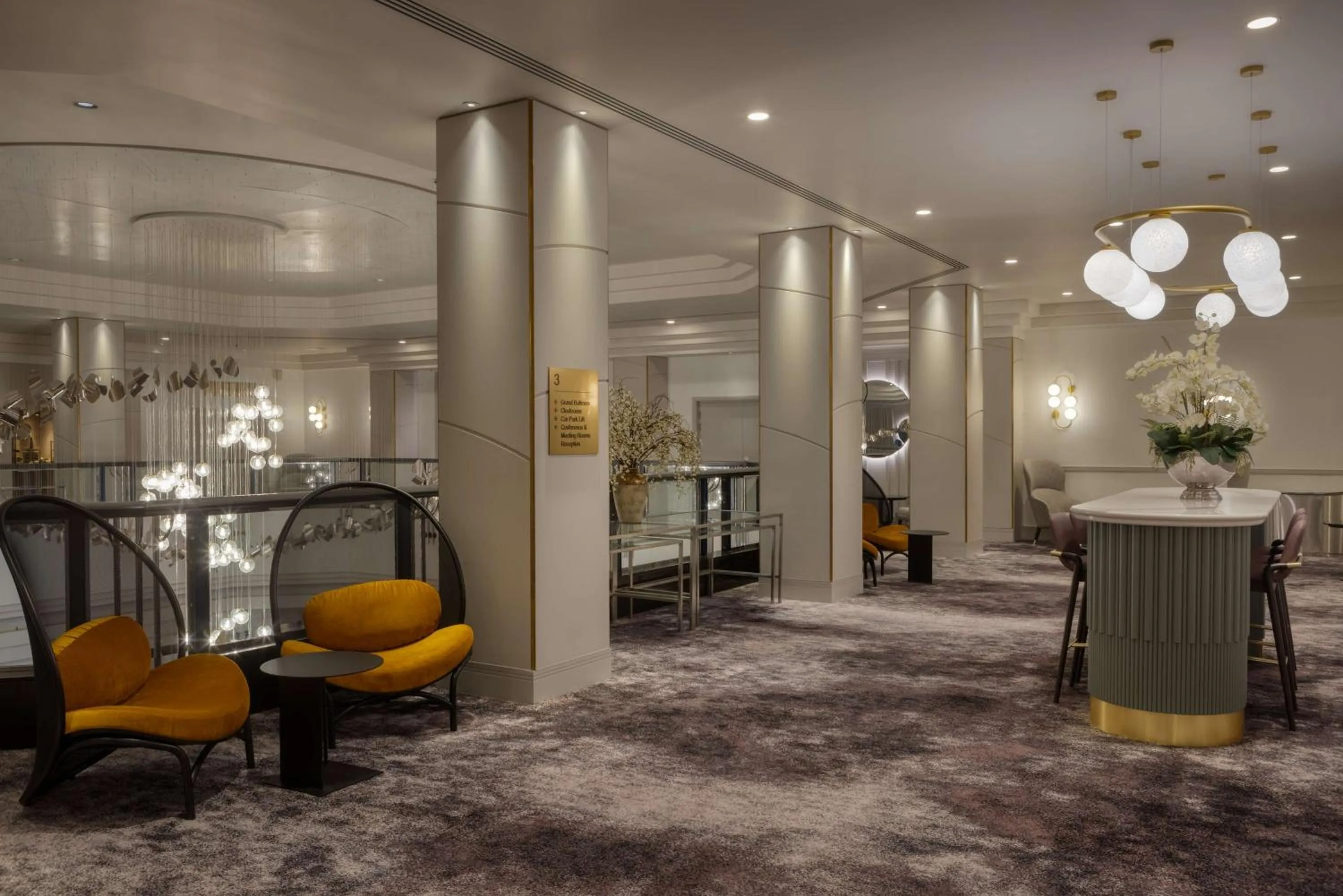 Lobby or reception in Hilton Glasgow