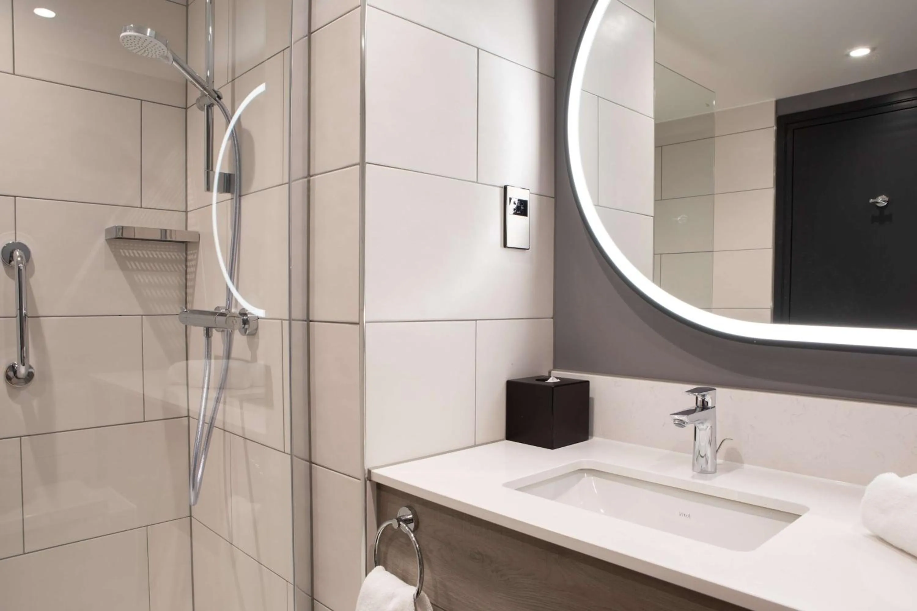 Toilet in Hilton Glasgow