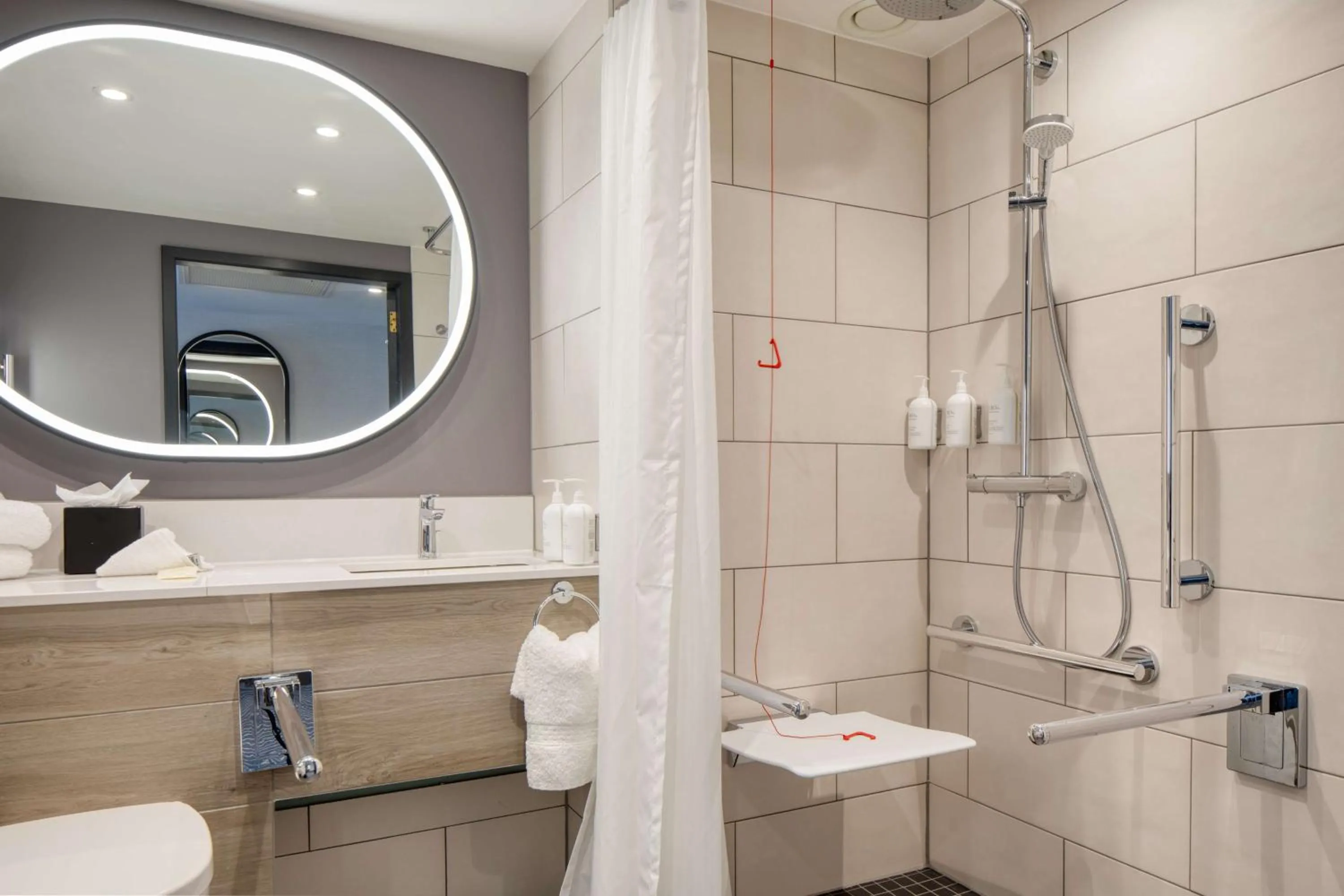 Bathroom in Hilton Glasgow