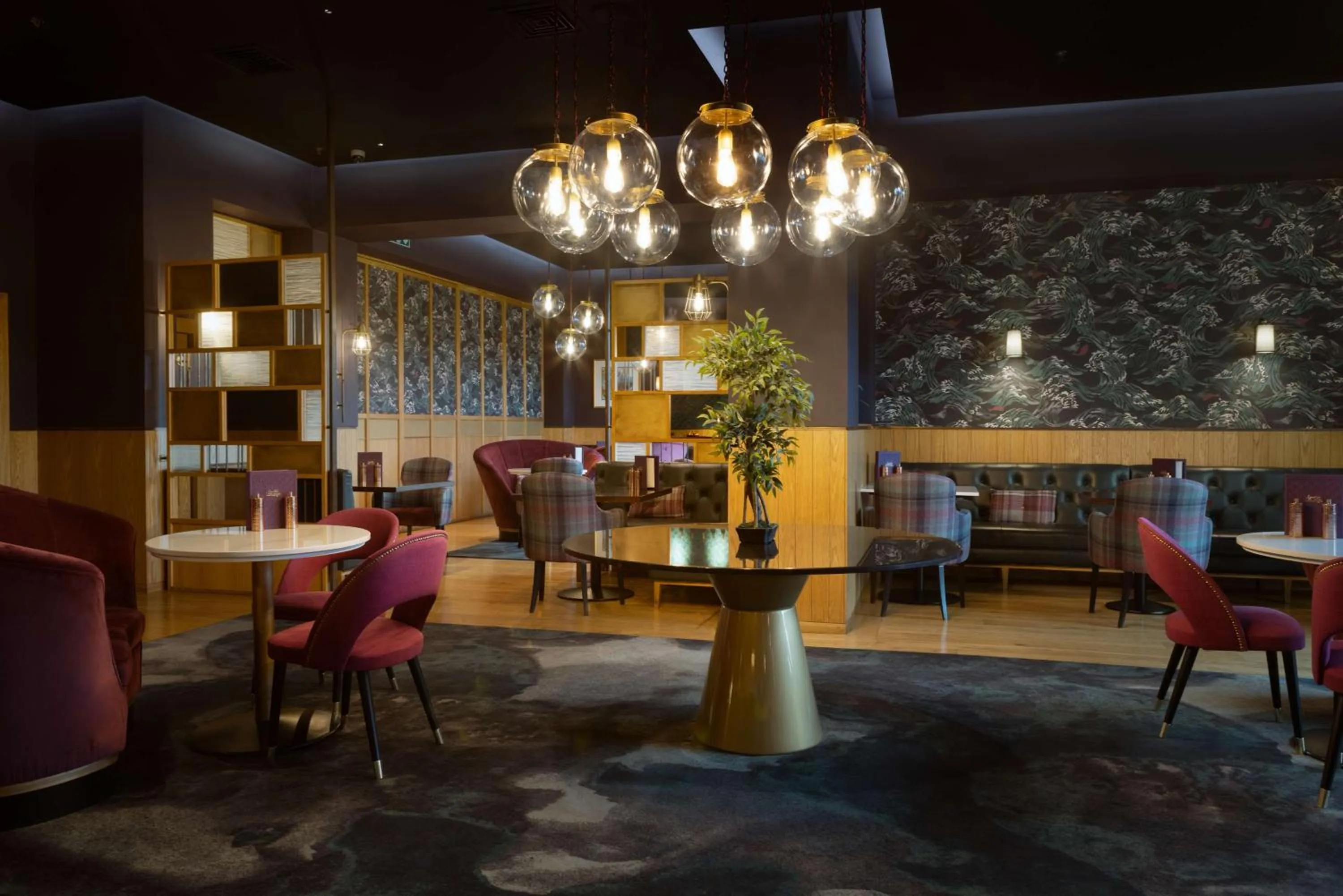 Property building in Hilton Glasgow