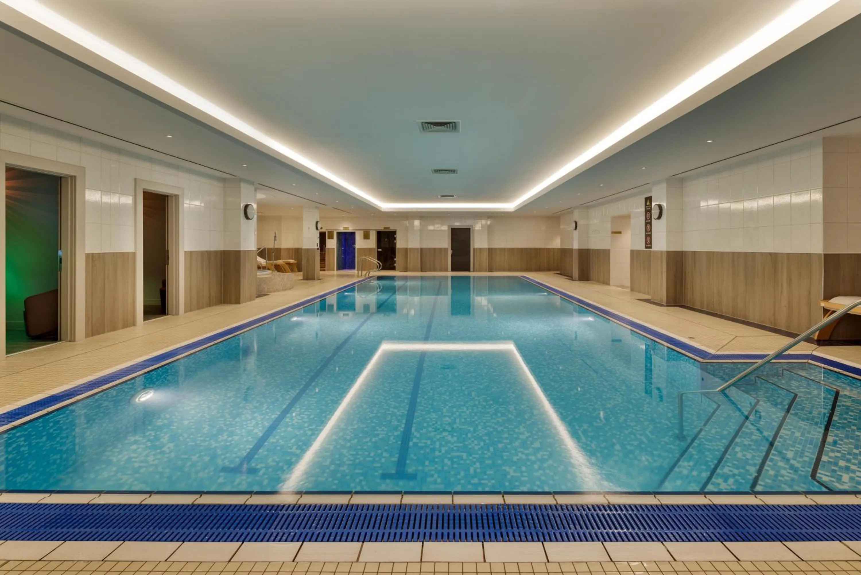 Pool view in Hilton Glasgow