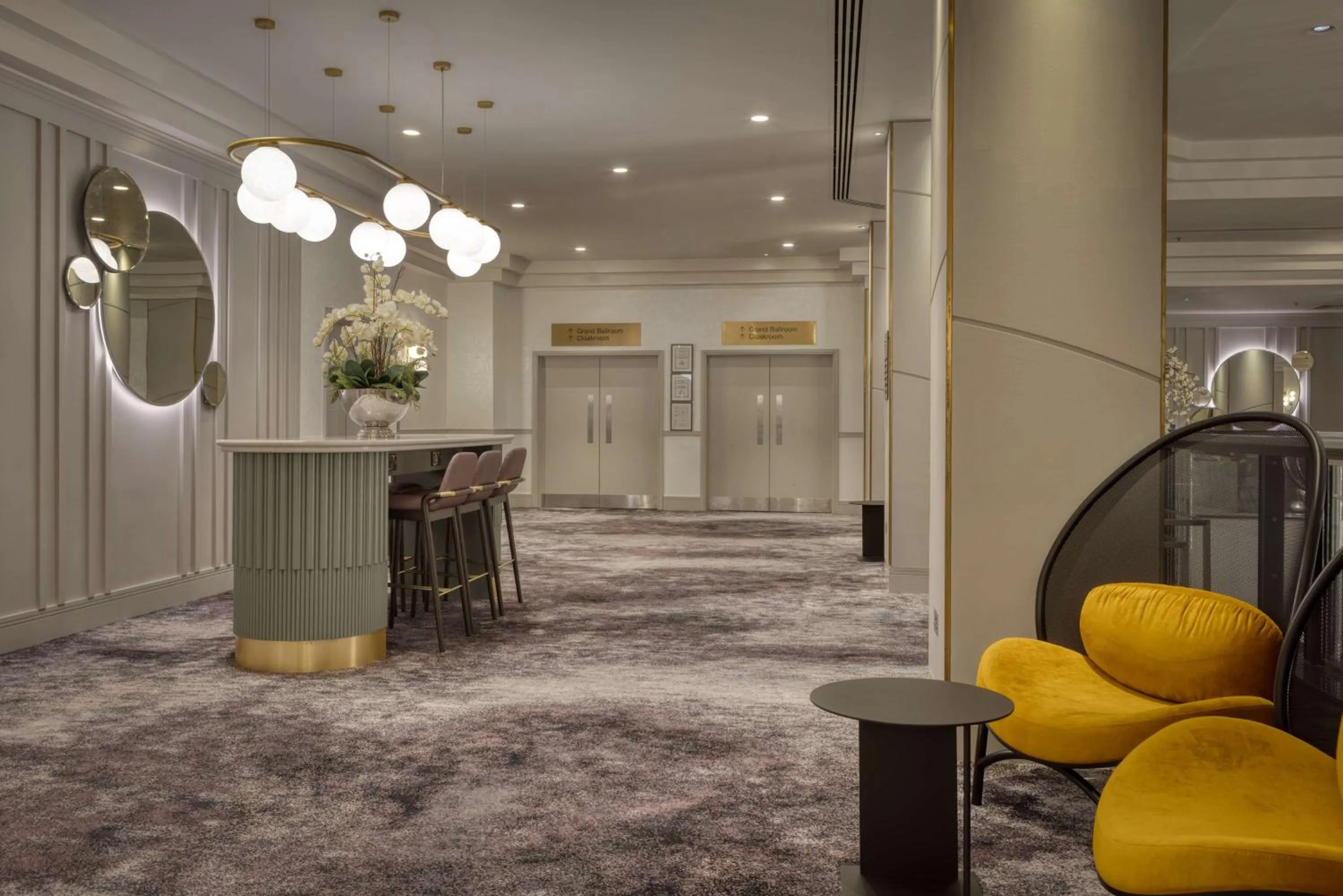 Lobby or reception in Hilton Glasgow