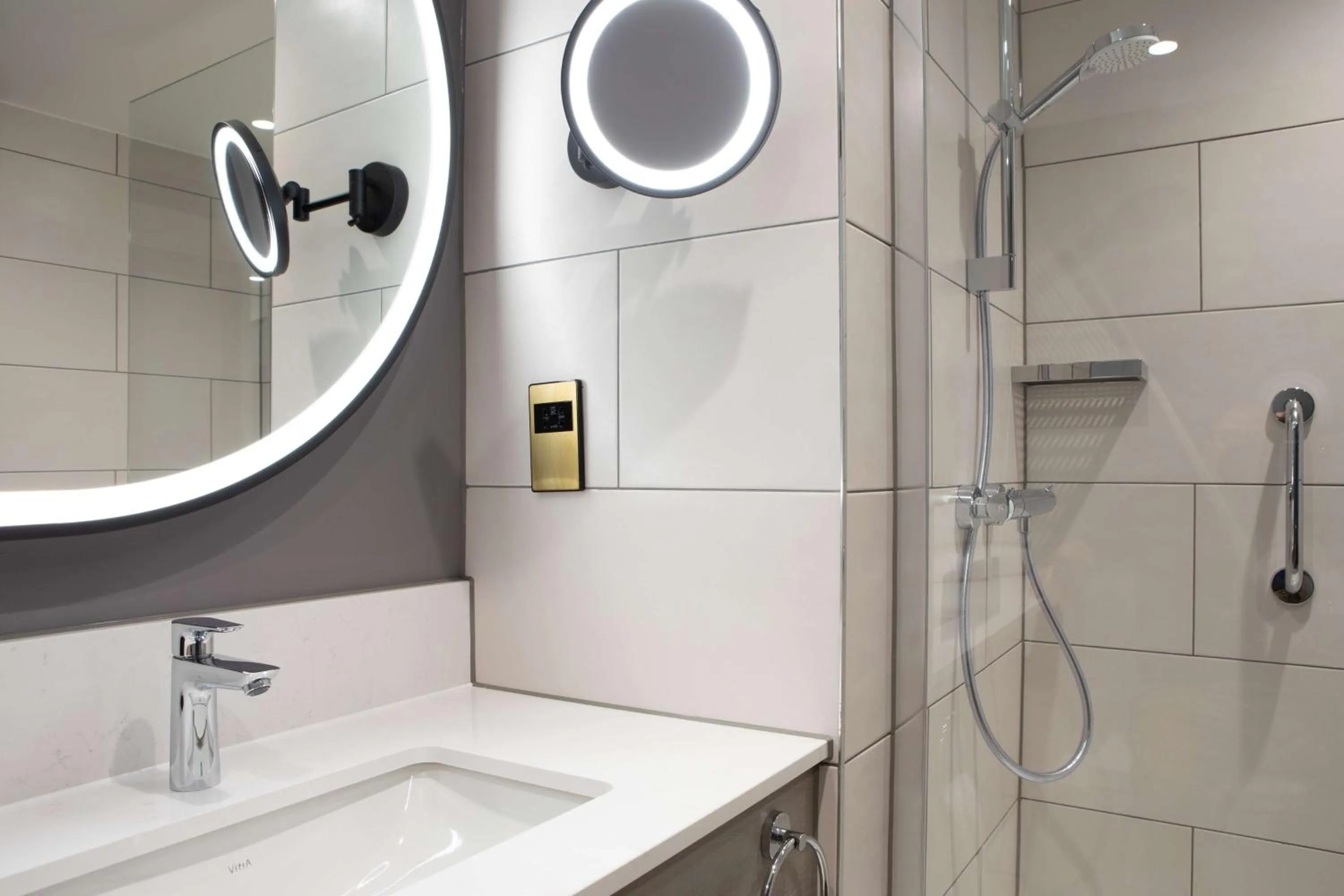 Bathroom in Hilton Glasgow