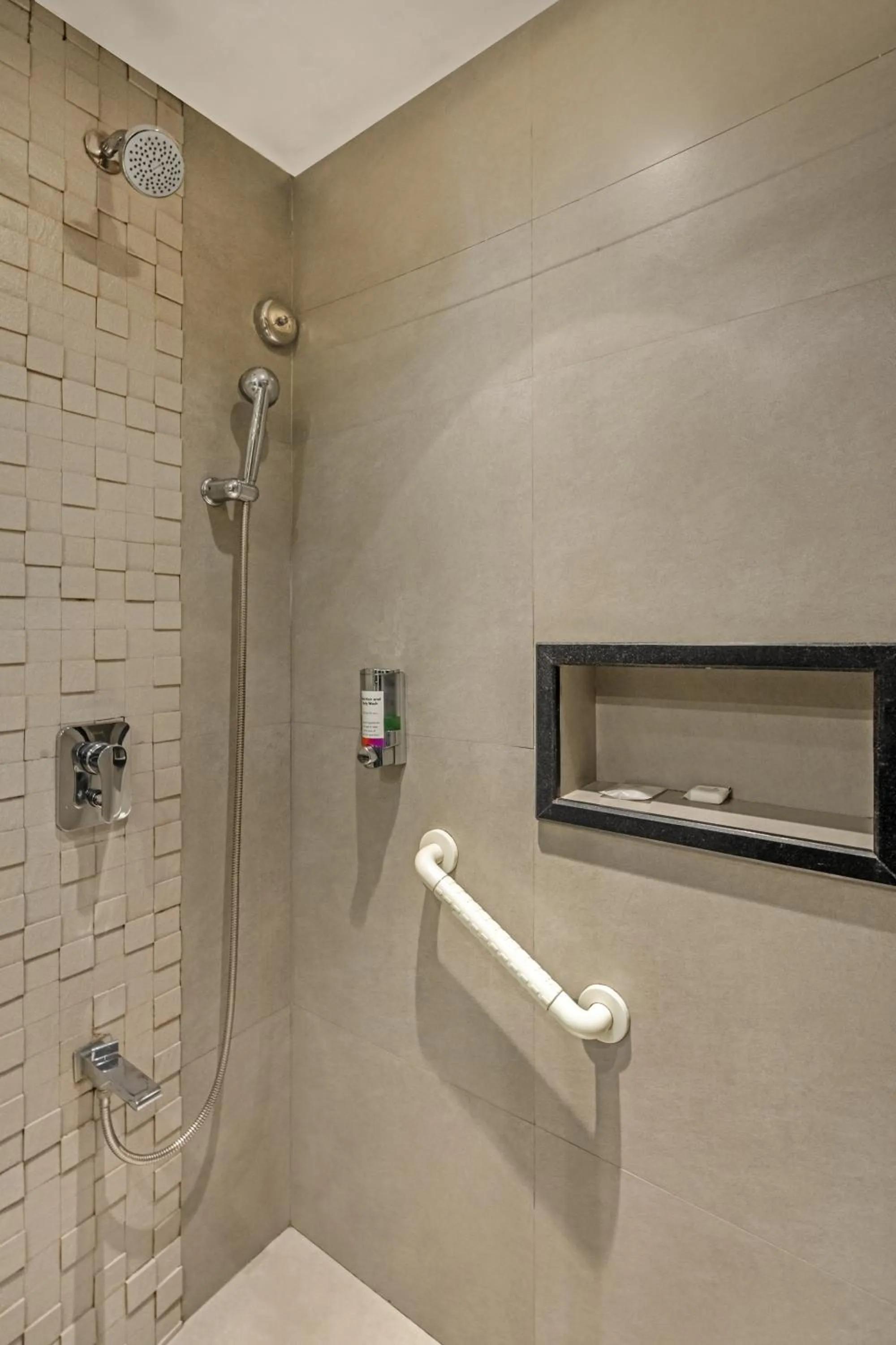 Bathroom in Sterling Kodai Valley