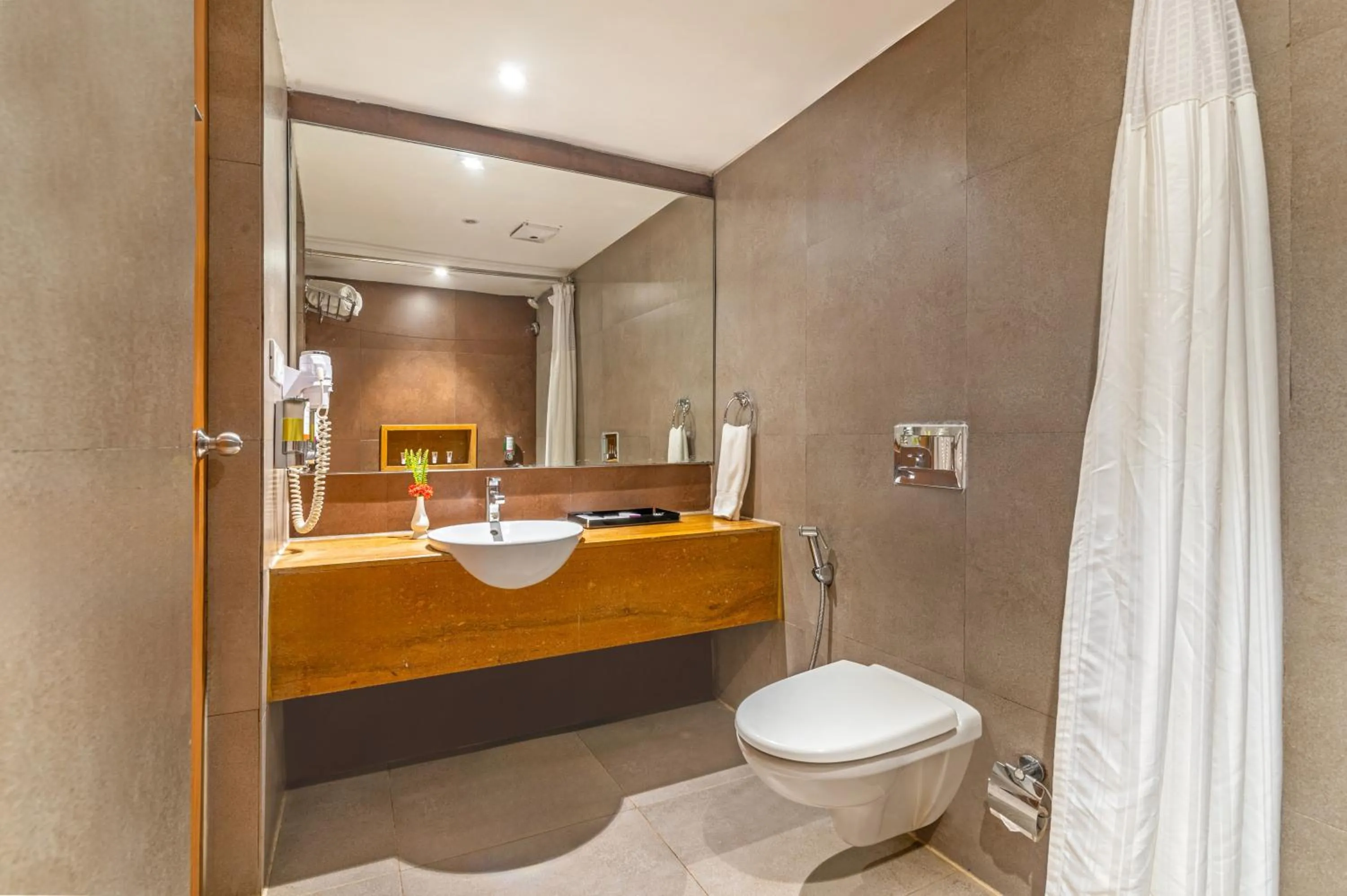 Bathroom in Sterling Kodai Valley