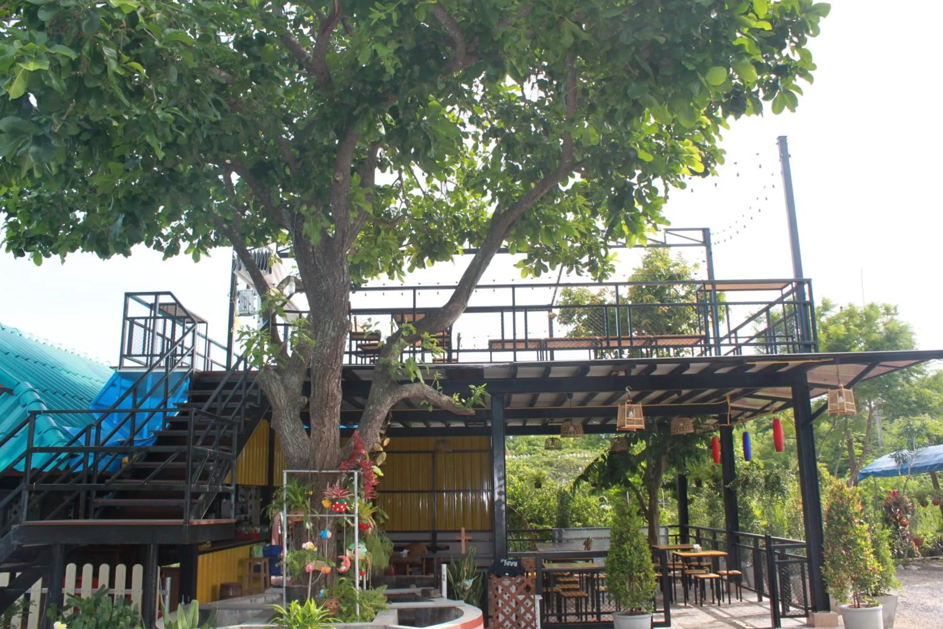 Restaurant/places to eat in Lam-tong Resort