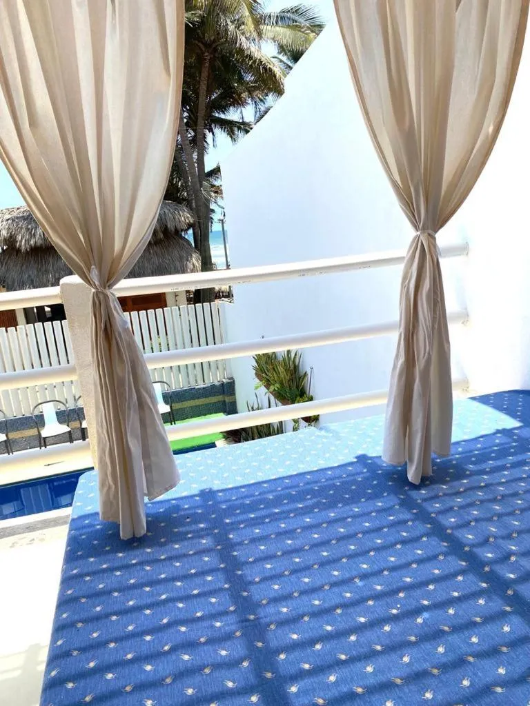 Casa de las Olas Surf & Beach Club