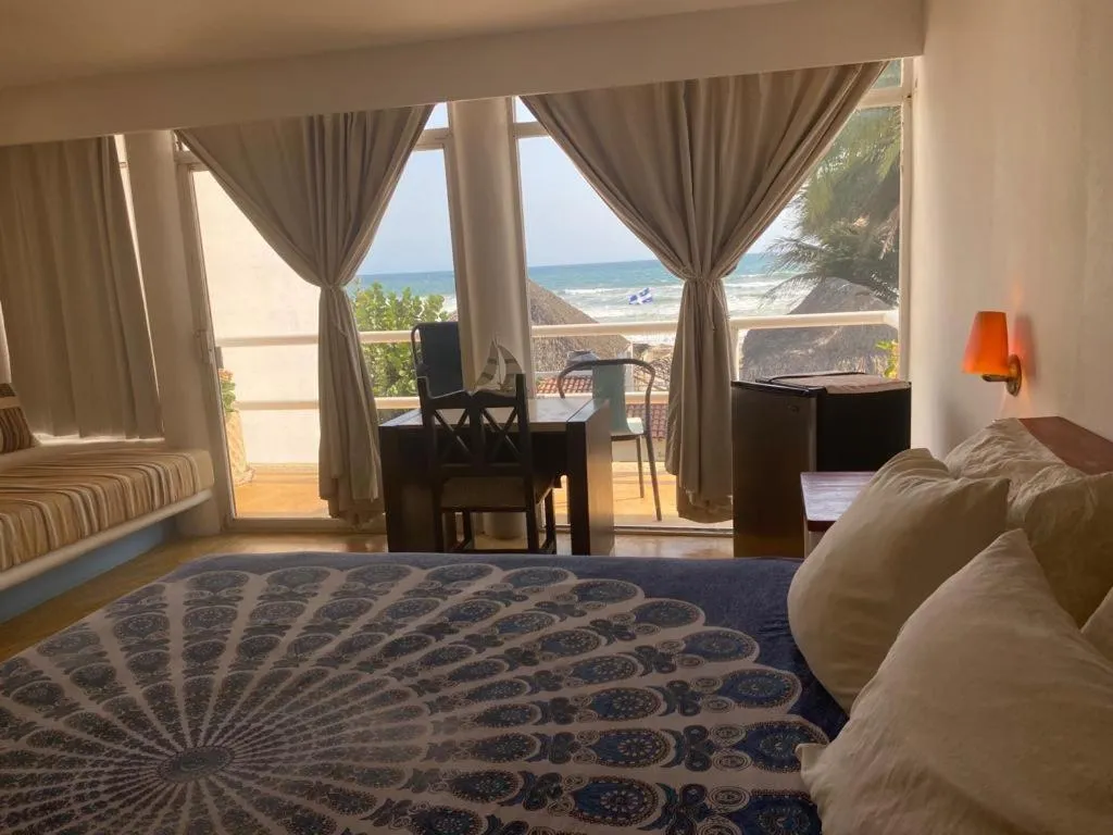 Casa de las Olas Surf & Beach Club