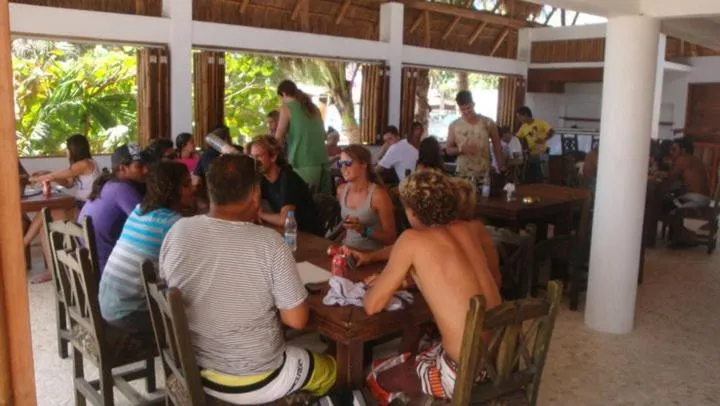 Restaurant/places to eat in Casa de las Olas Surf & Beach Club