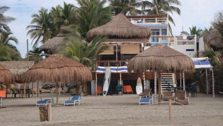 Restaurant/places to eat in Casa de las Olas Surf & Beach Club