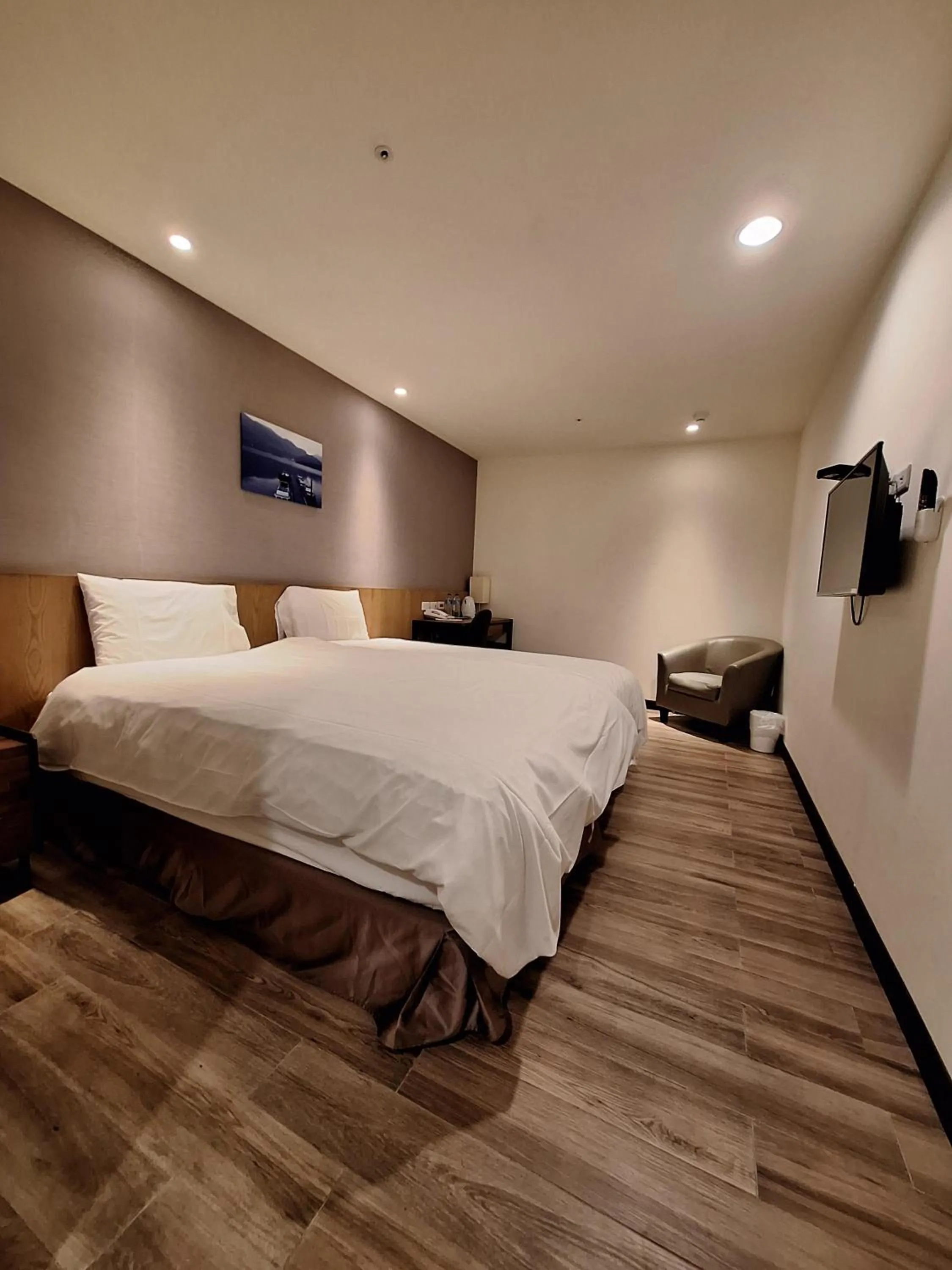 Bed in Honest & Warm Hotel