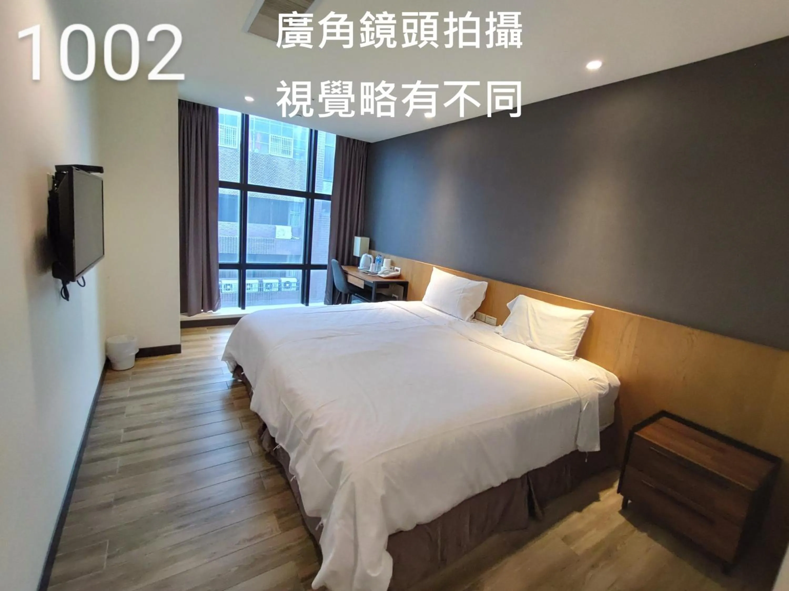 Bed in Honest & Warm Hotel