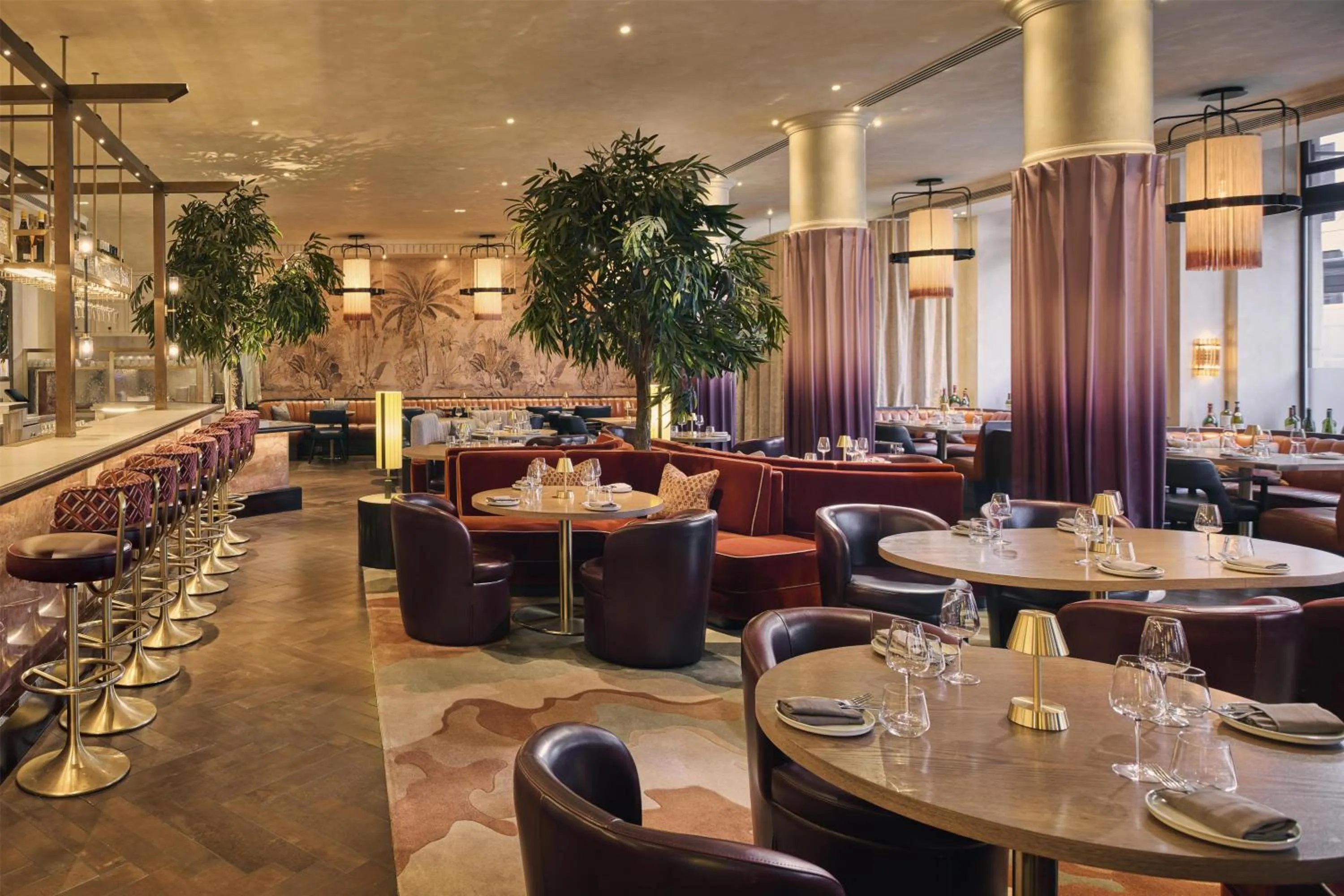 Restaurant/places to eat in The Trafalgar St James London Curio Collection by Hilton