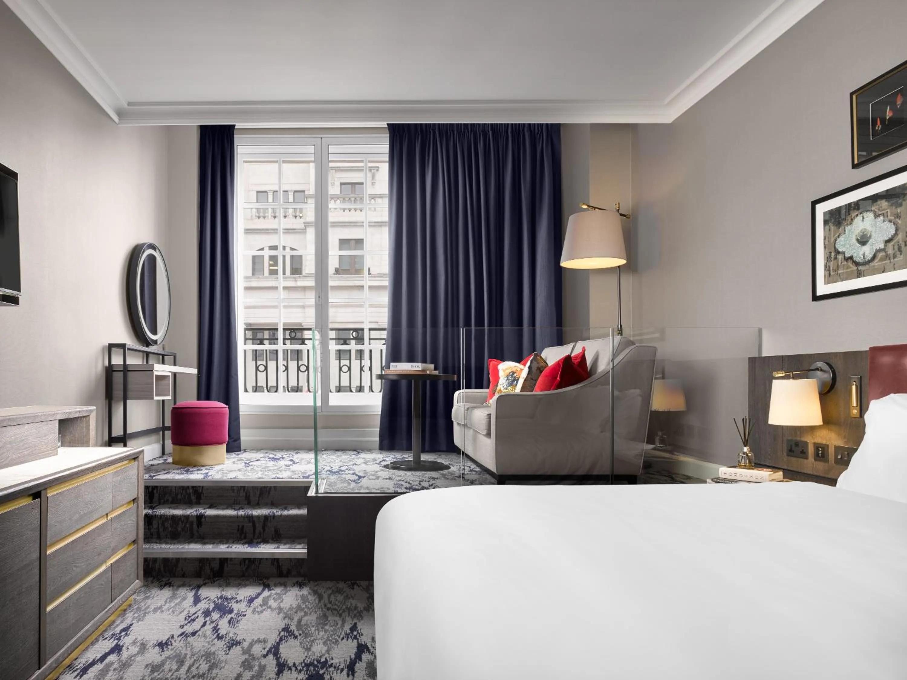 Bed in The Trafalgar St. James, London Curio collection by Hilton