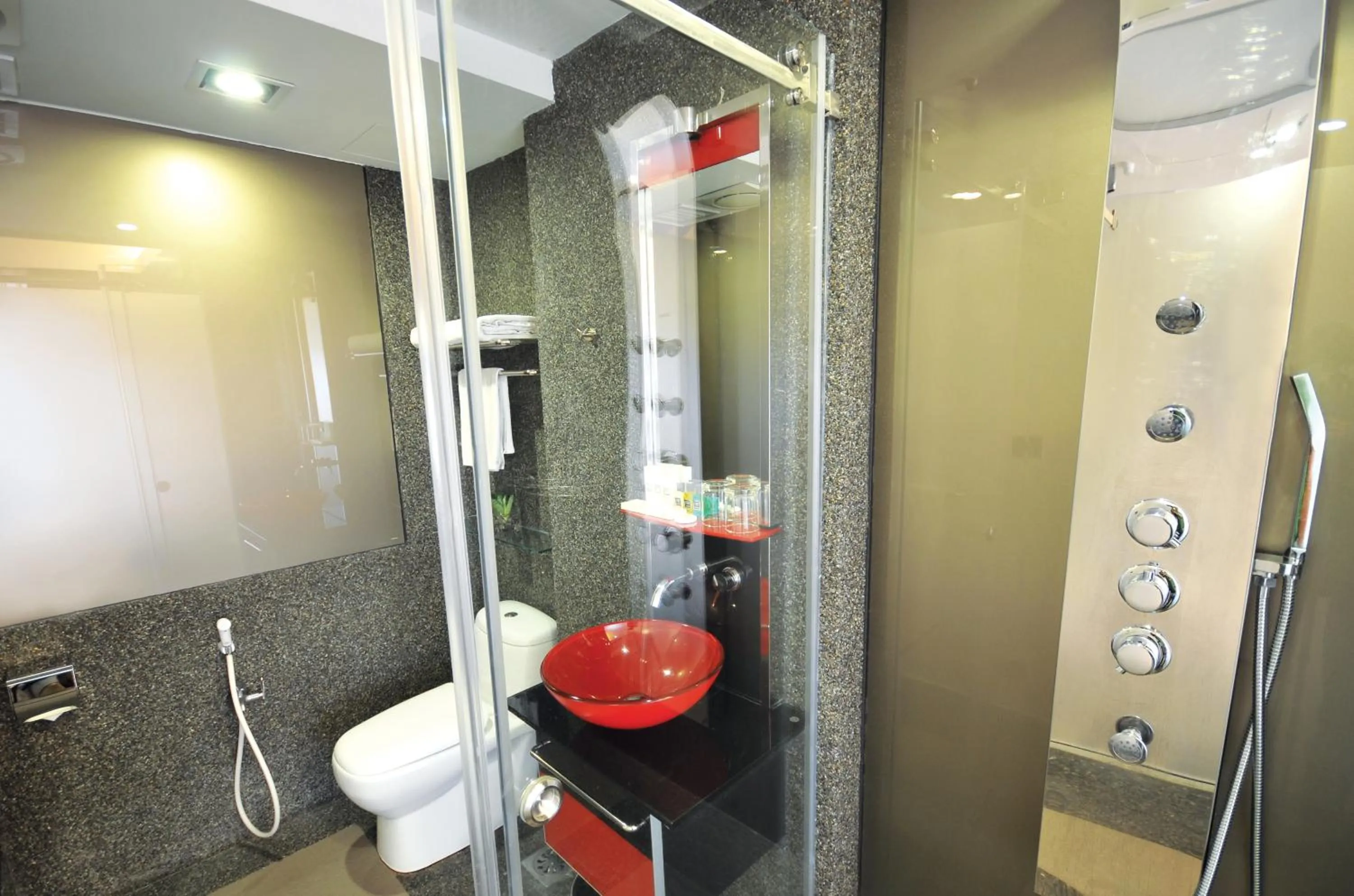 Shower in The Sterling Boutique Hotel Melaka