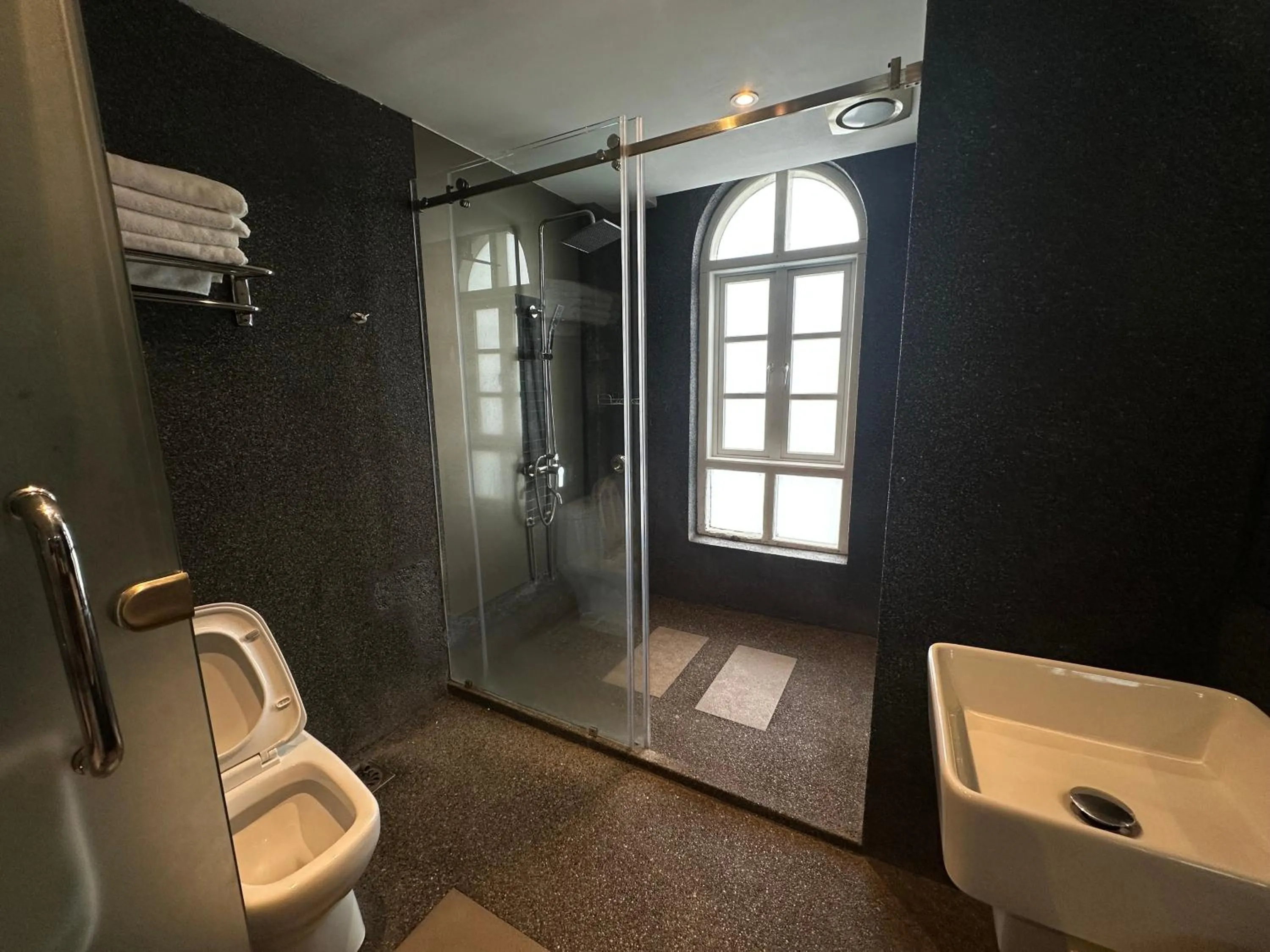 Shower in The Sterling Boutique Hotel Melaka