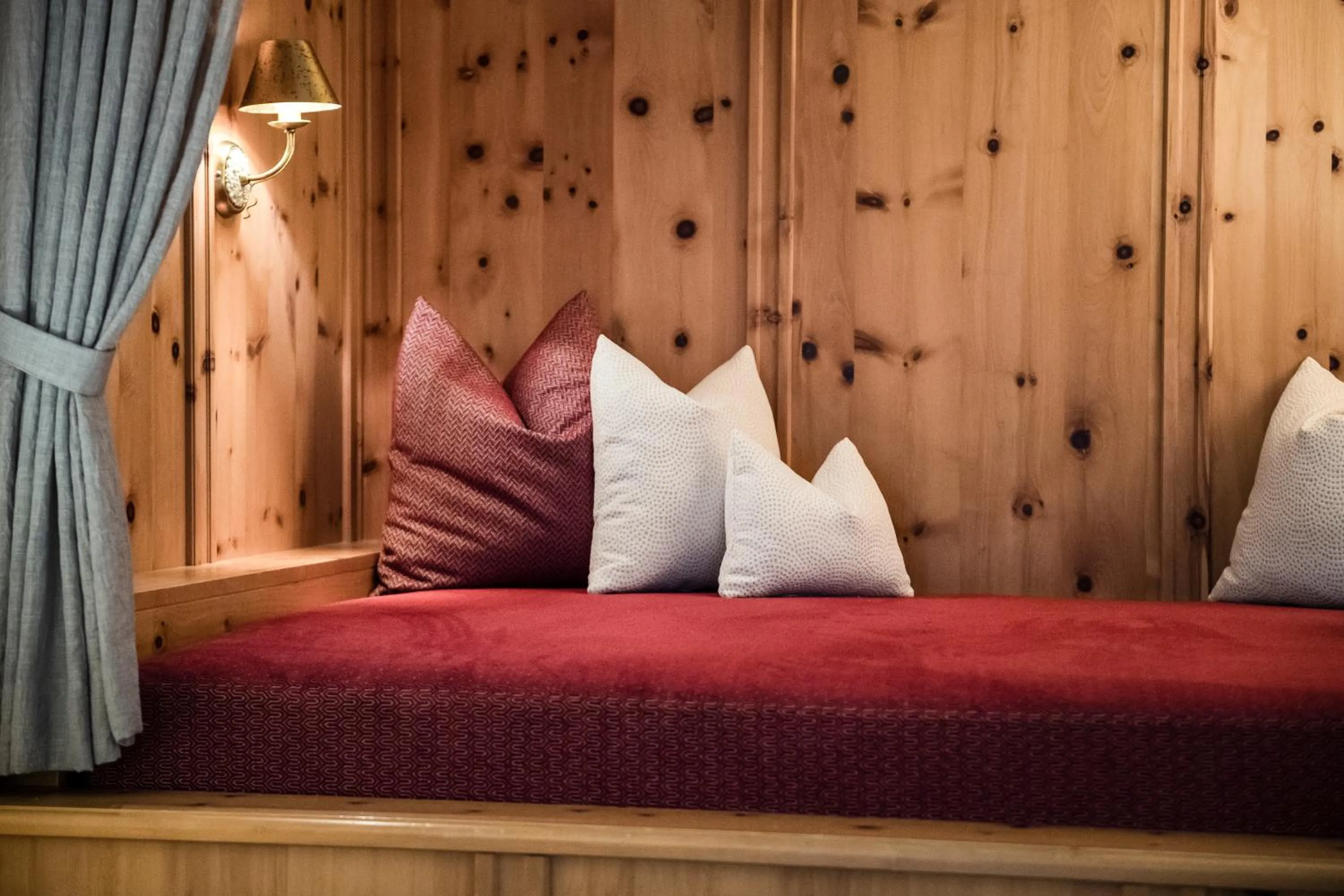 Staff, Bed in Hotel Angelo Engel