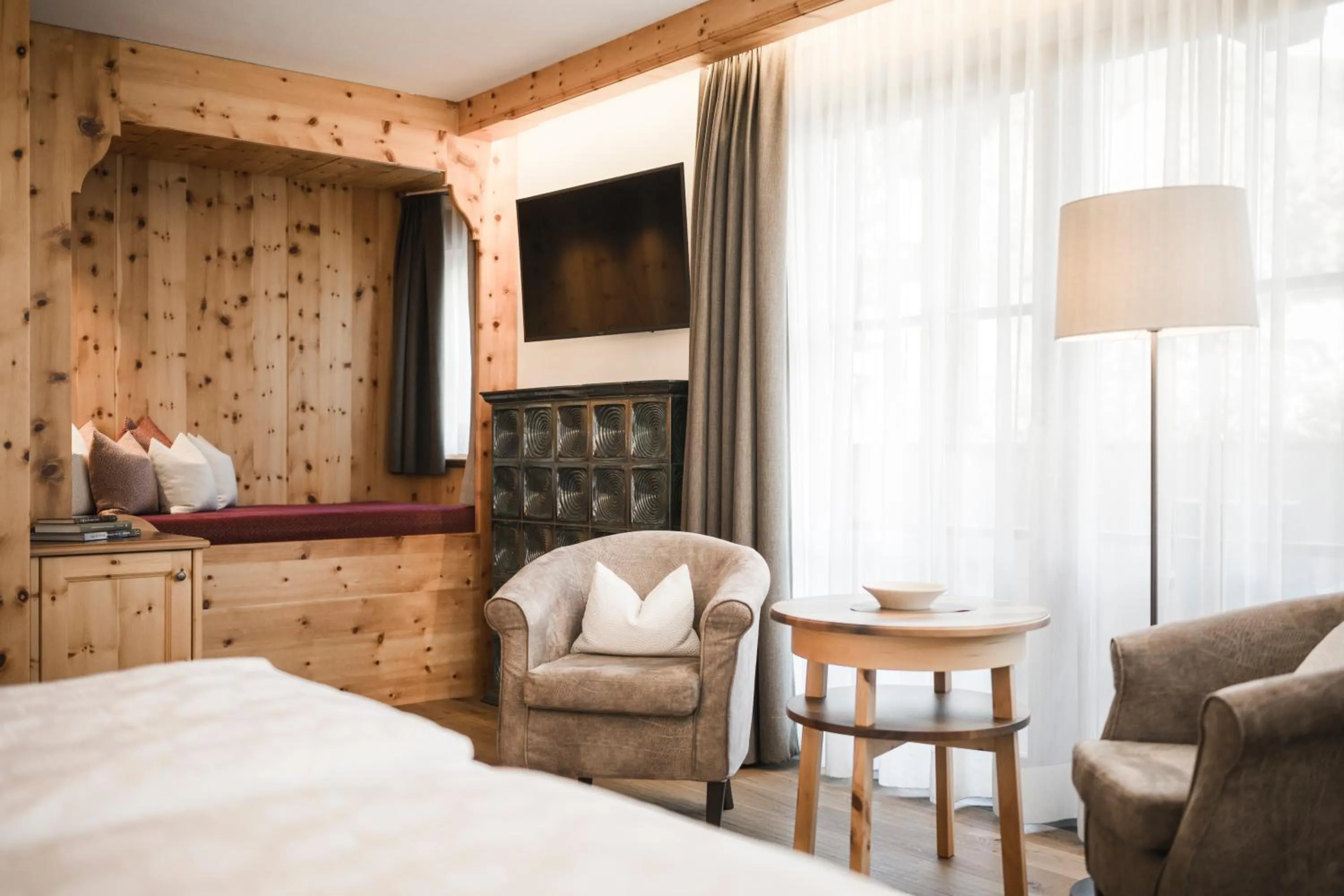 Seating area, Bed in Hotel Angelo Engel