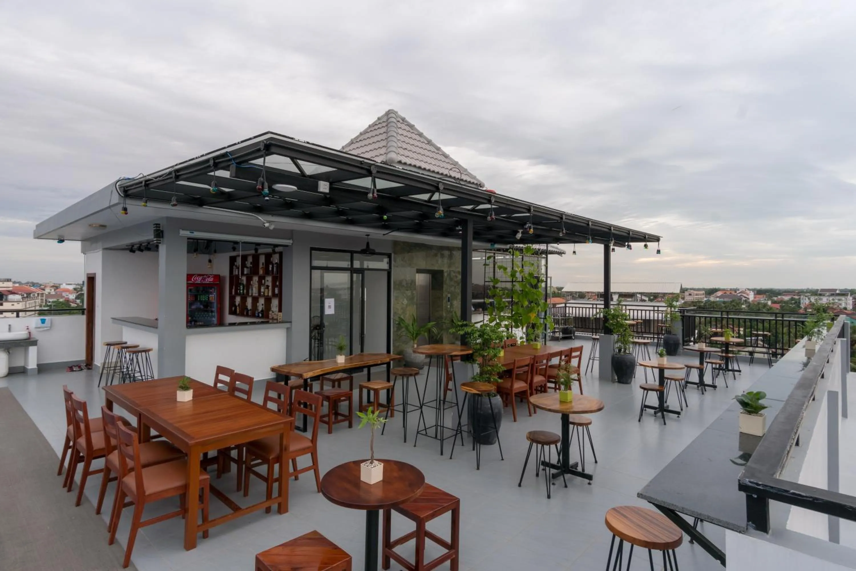 Balcony/Terrace, Restaurant/Places to Eat in Angkor City View Hotel