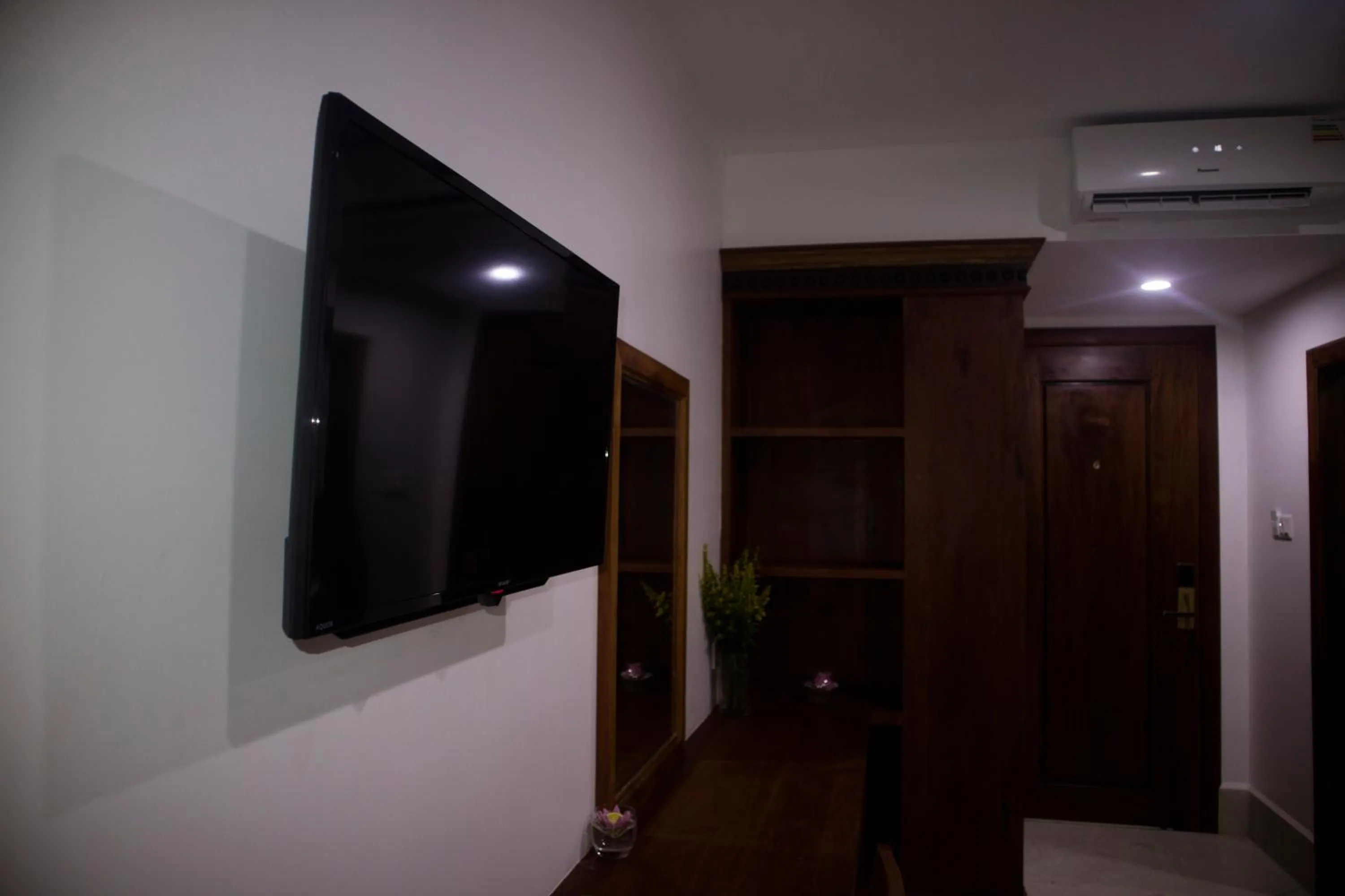TV and multimedia, TV/Entertainment Center in Angkor City View Hotel