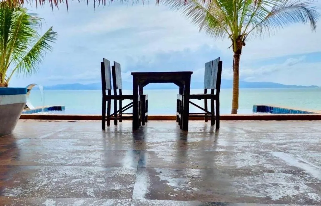 Balcony/Terrace in Absolute Beachfront Resort