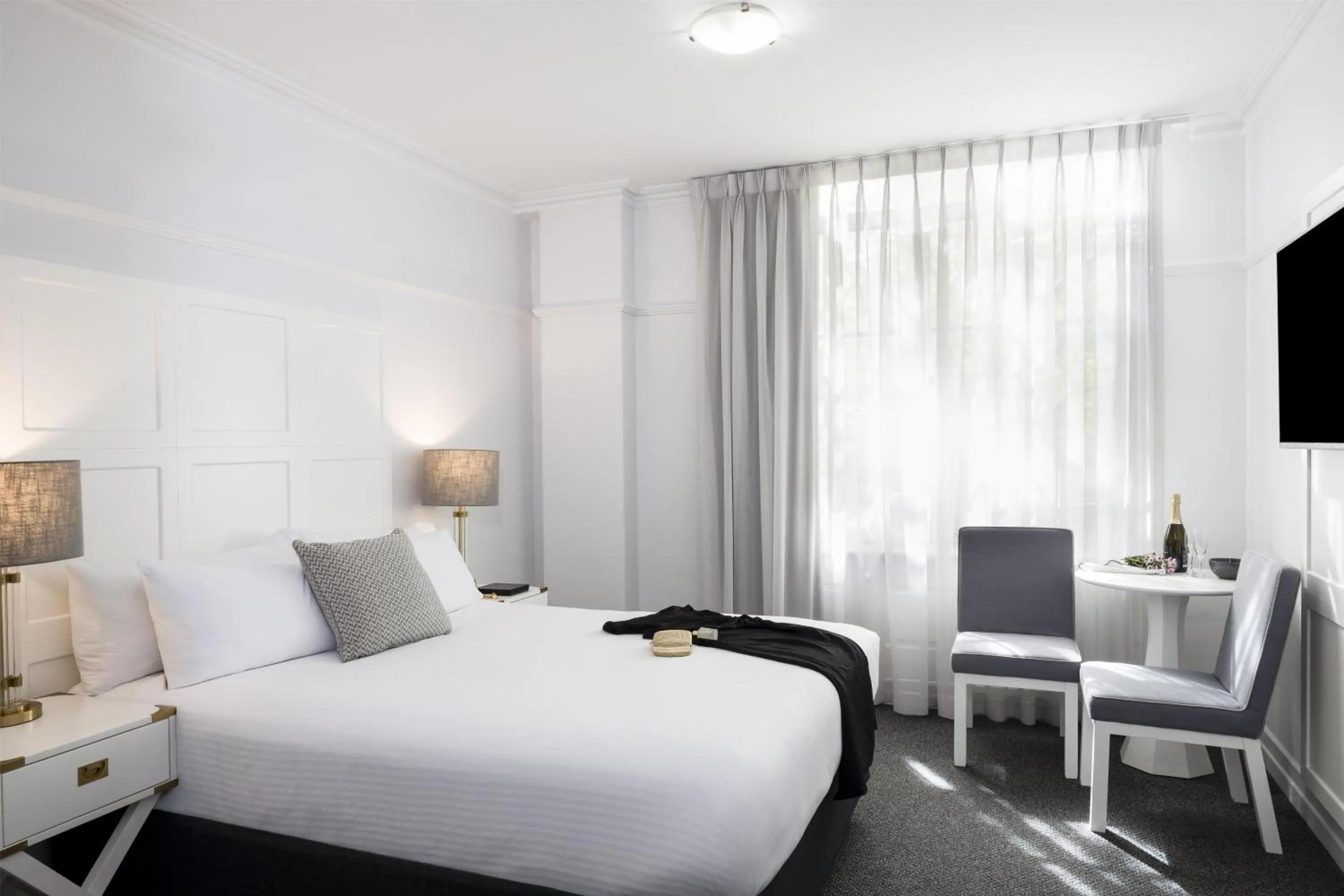 Bedroom, Bed in Adina Apartment Hotel Brisbane Anzac Square